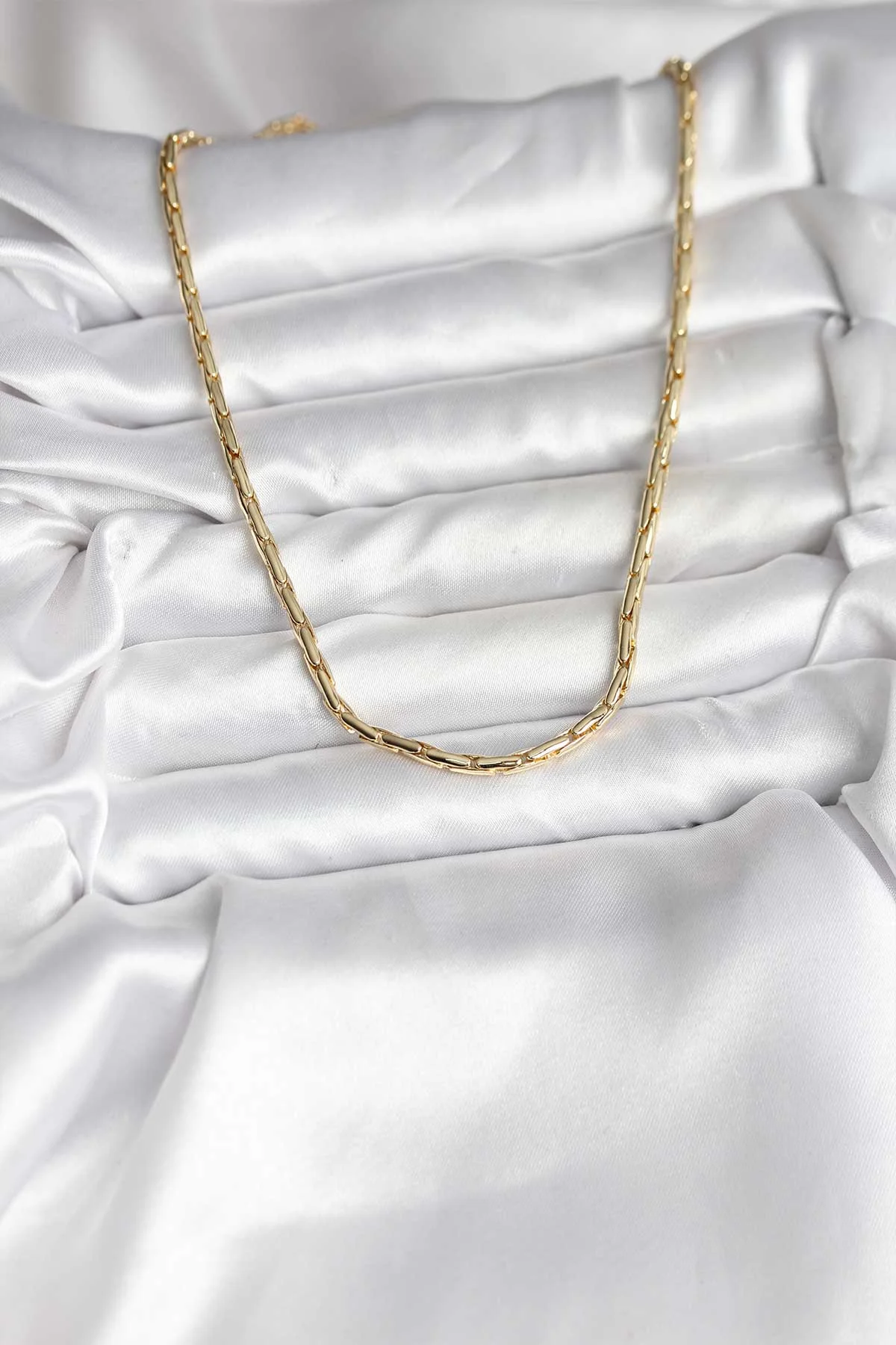 14K Gold Renk Kaplama Model CM Kadın Kolye 5886 - Şık ve Kapsamlı Günlük Kolye