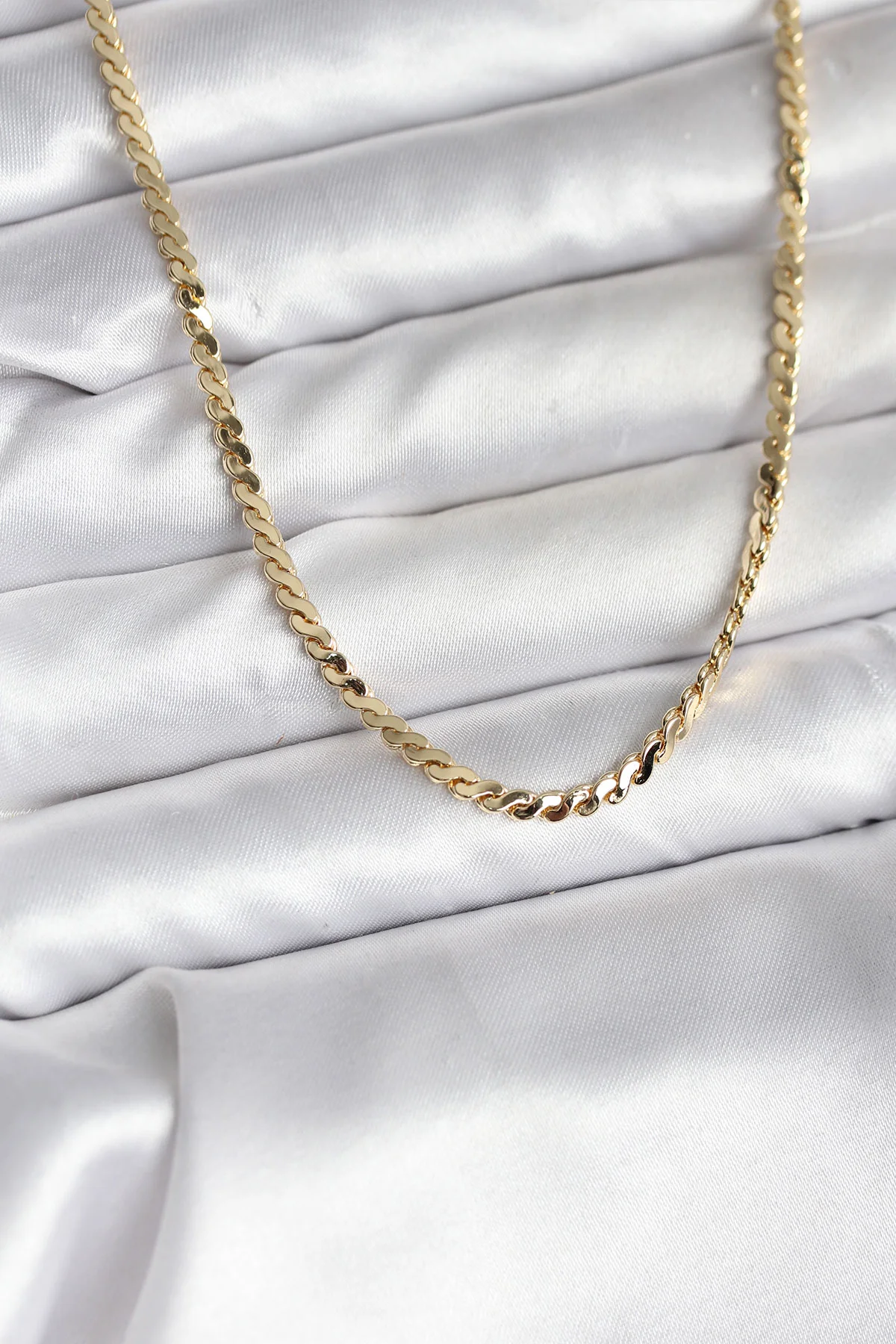 14K Gold Renk Kaplama Ezme Yılan Zincir Model CM Kadın Kolye 5886 - Klasik ve Günlük Moda