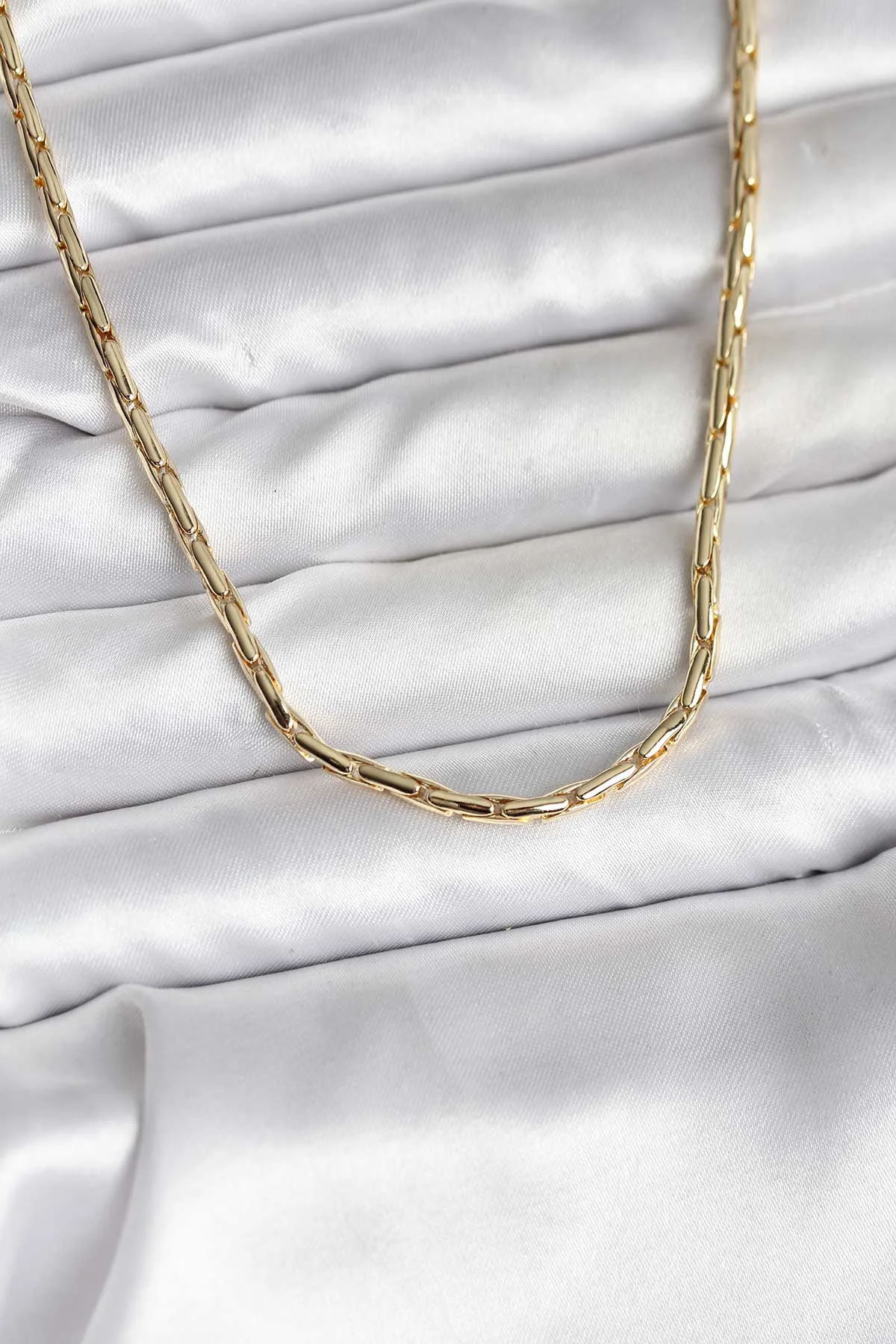 14K Gold Renk Kaplama Model CM Kadın Kolye 5886 - Şık ve Kapsamlı Günlük Kolye