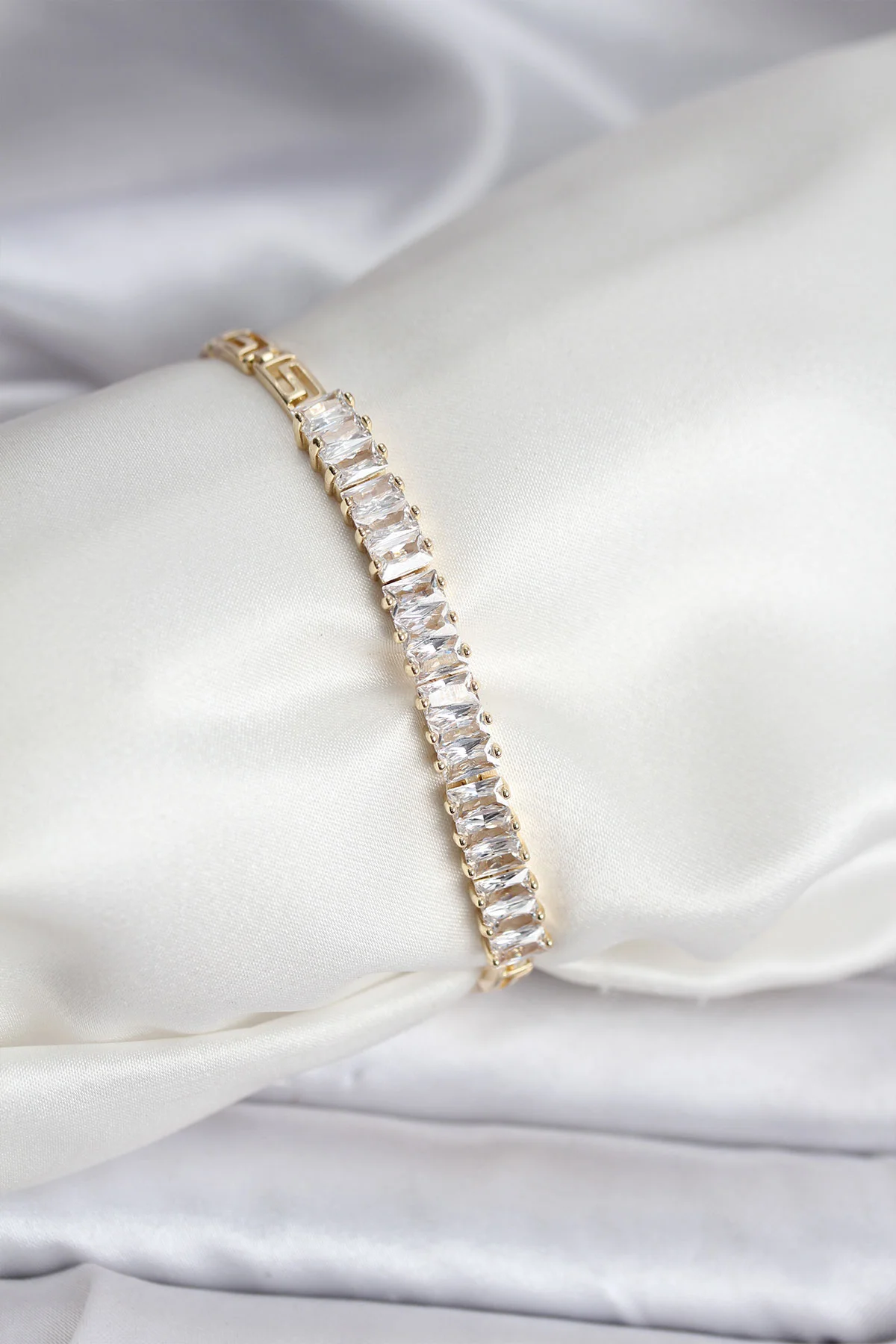 14K Gold Renk Kaplama Zirkon Taşlı Baget Model Kadın Bilekliği 5886 - Günlük & Abiye Şık Takılar