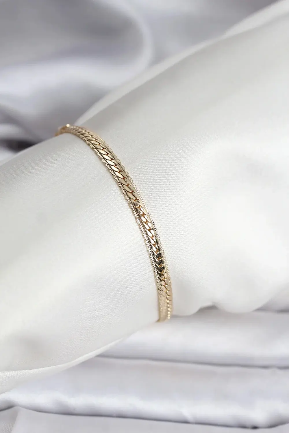 14K Gold Renk Kaplama Lazer Ezme Zincir Model CM Kadın Bileklik