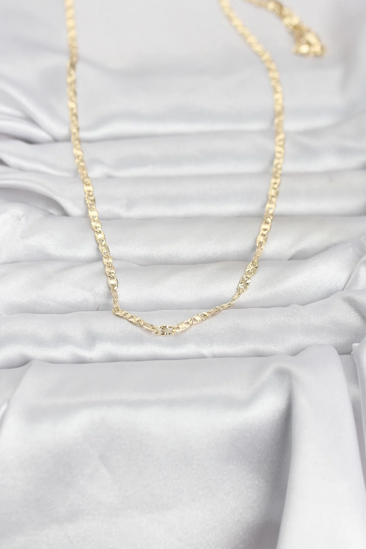 14K Gold Renk Lazer Zincirli 60 cm Kadın Kolye 5886 - Şık ve Günlük Kullanıma Uygun
