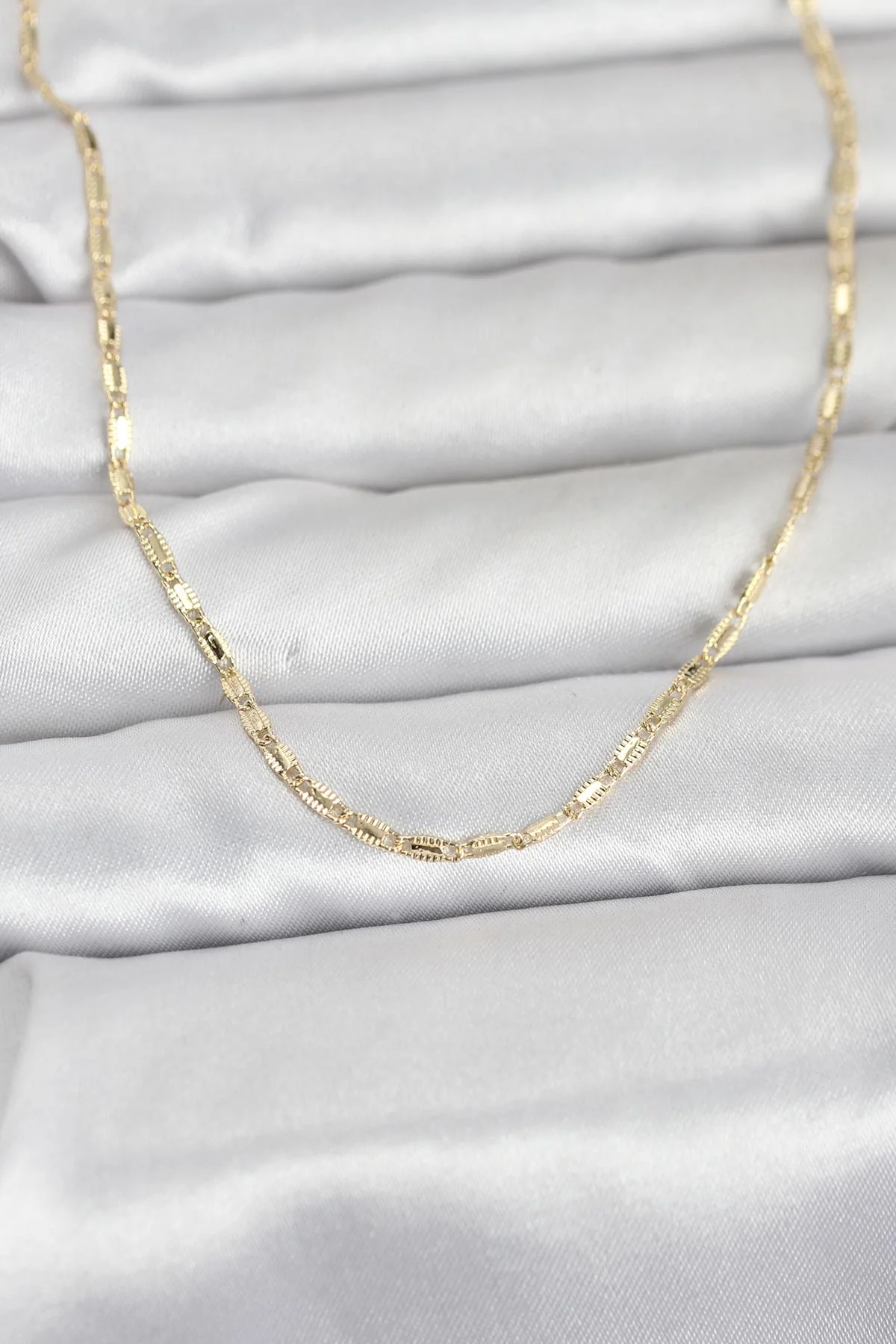 14K Gold Renk Lazerli Zincir Model 60 cm Kadın Kolye 5886 - Şık ve Dayanıklı