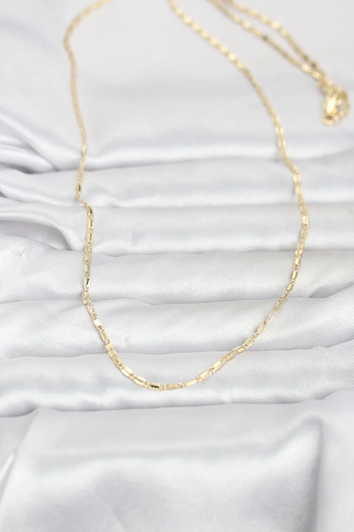 14K Gold Renk Lazerli Zincir Model 60 cm Kadın Kolye 5886 - Şık ve Dayanıklı