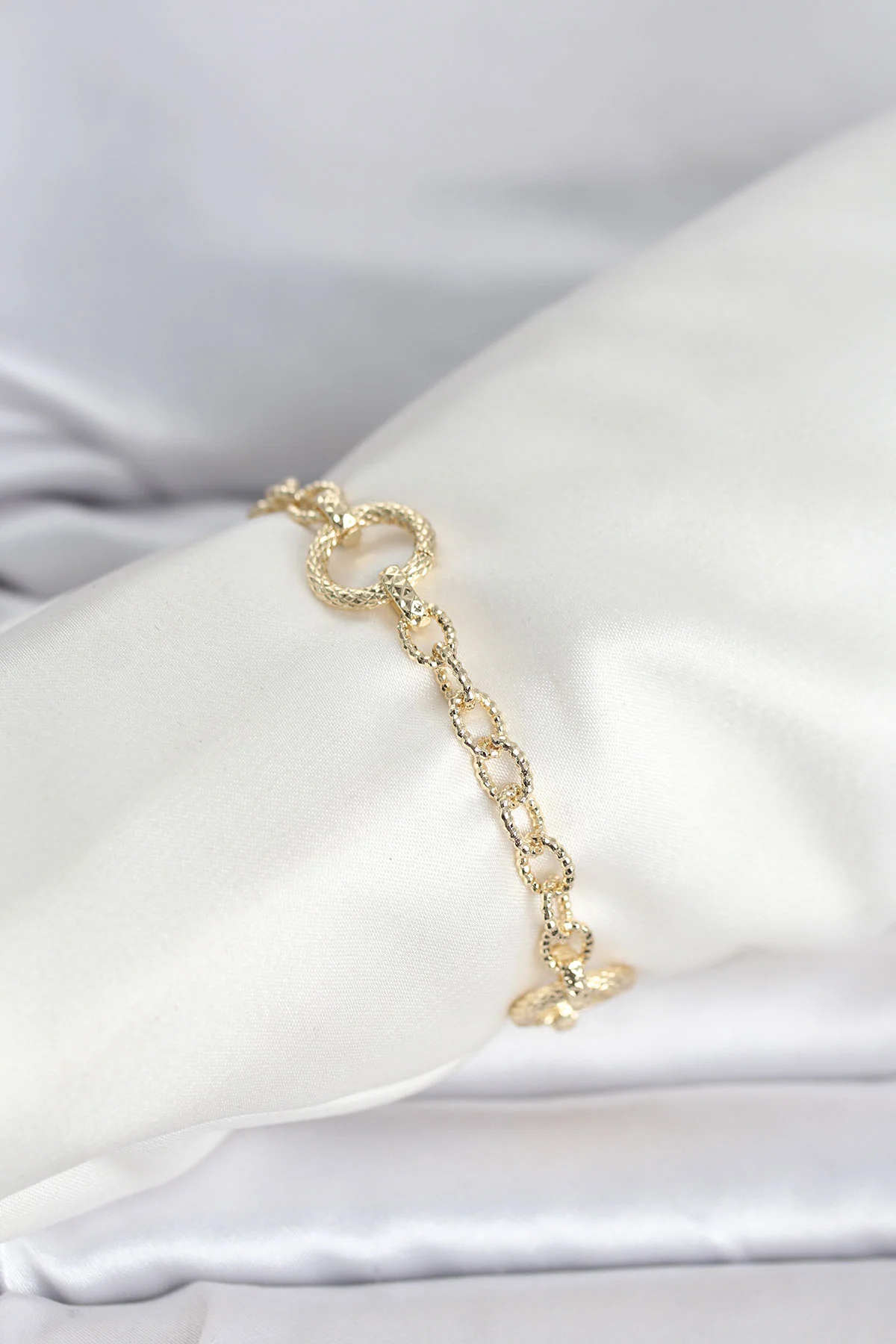 14K Gold Renk Lazerli Halka Model Kadın Bilekliği 5886 - Şık ve Kaliteli