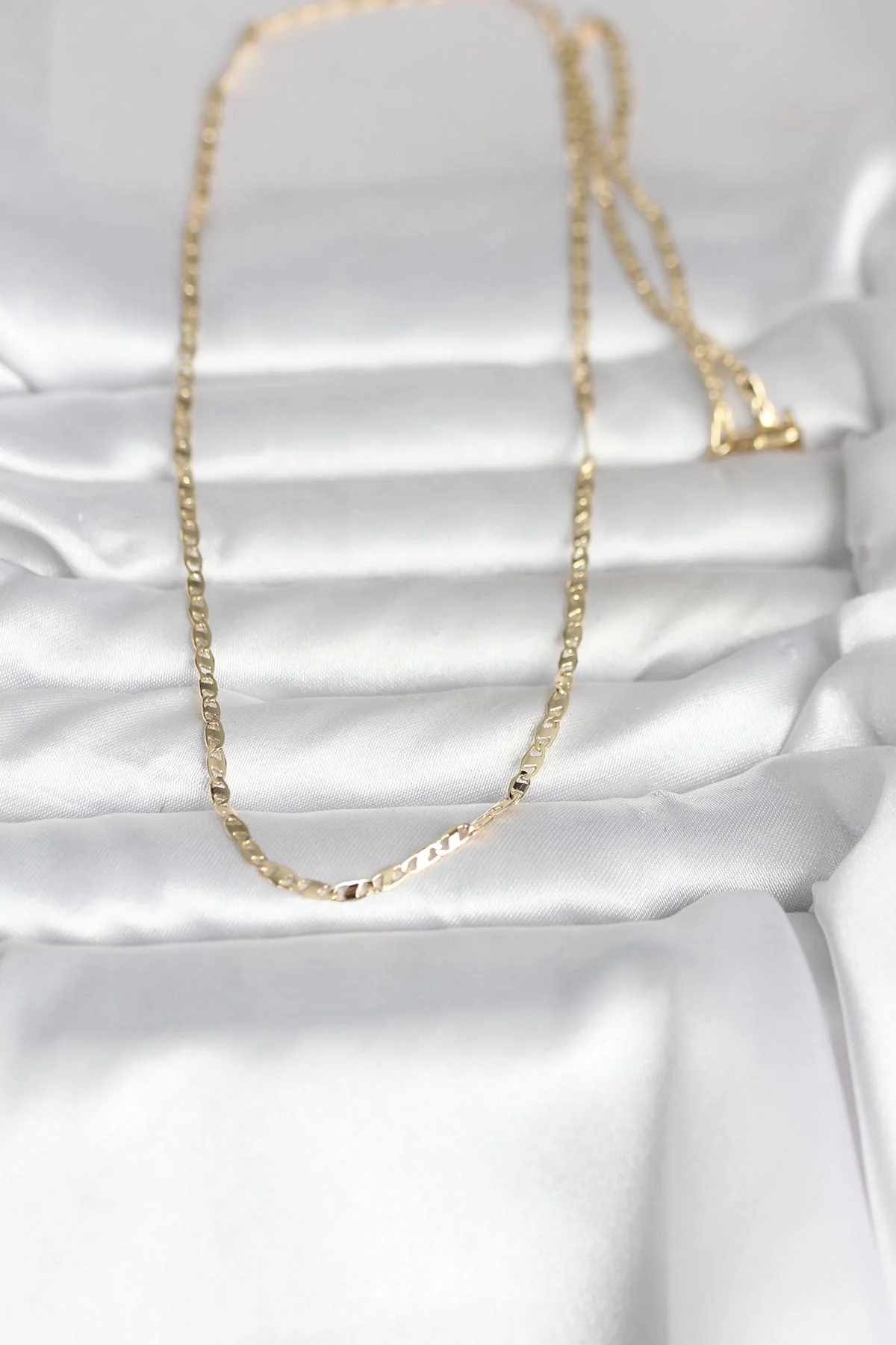 14K Gold Renk Yassı Zincir Model 60 cm Kadın Kolye 5886 - Şık ve Kaliteli Abiye ve Günlük Takı