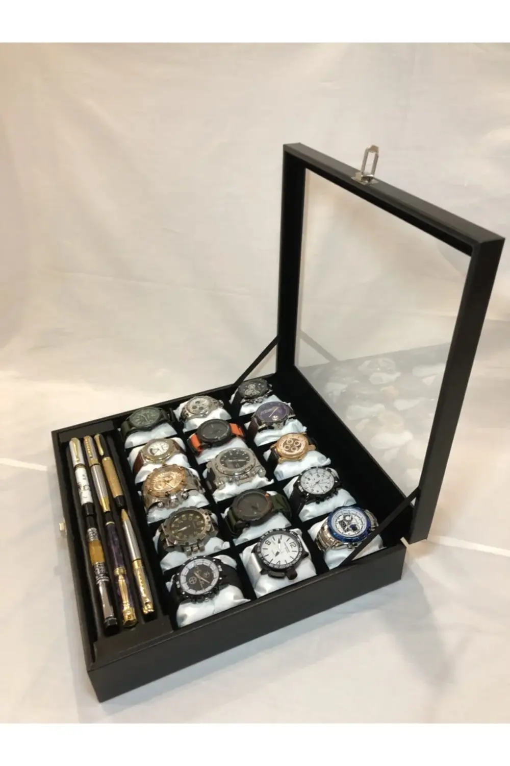 15 Bölmeli Deri Görünümlü Unisex Camlı Görsel Kol Saati Bileklik