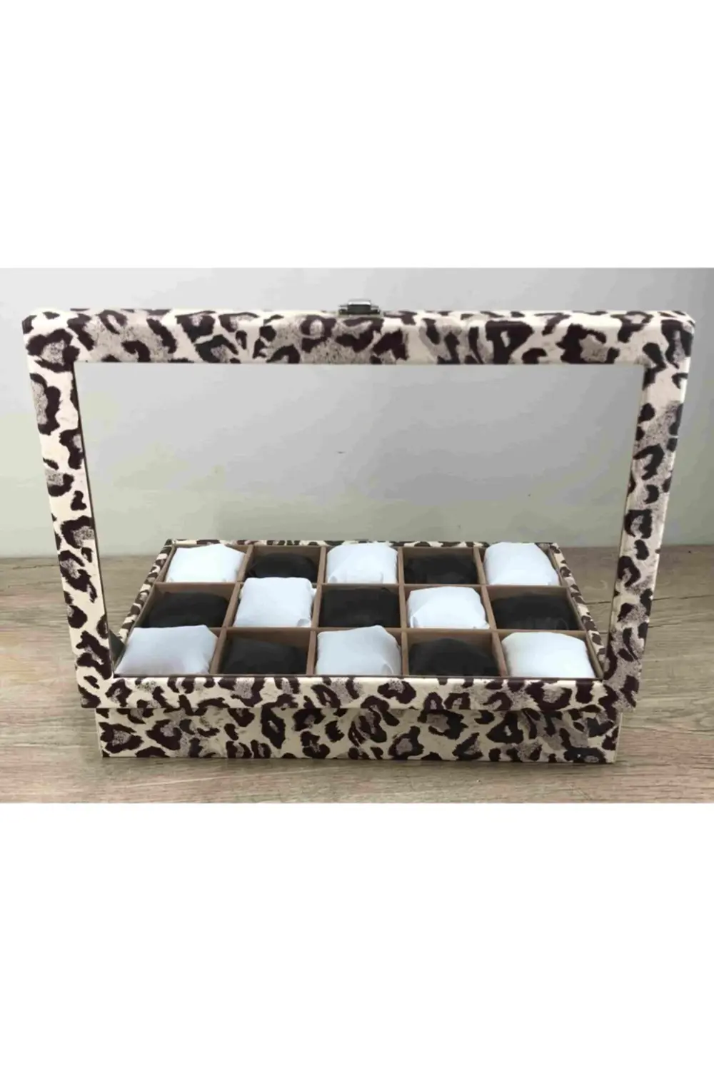 15 Büyük Boy Kol Saati Sığabilen Leopar Desenli Kaplama Saat Takı