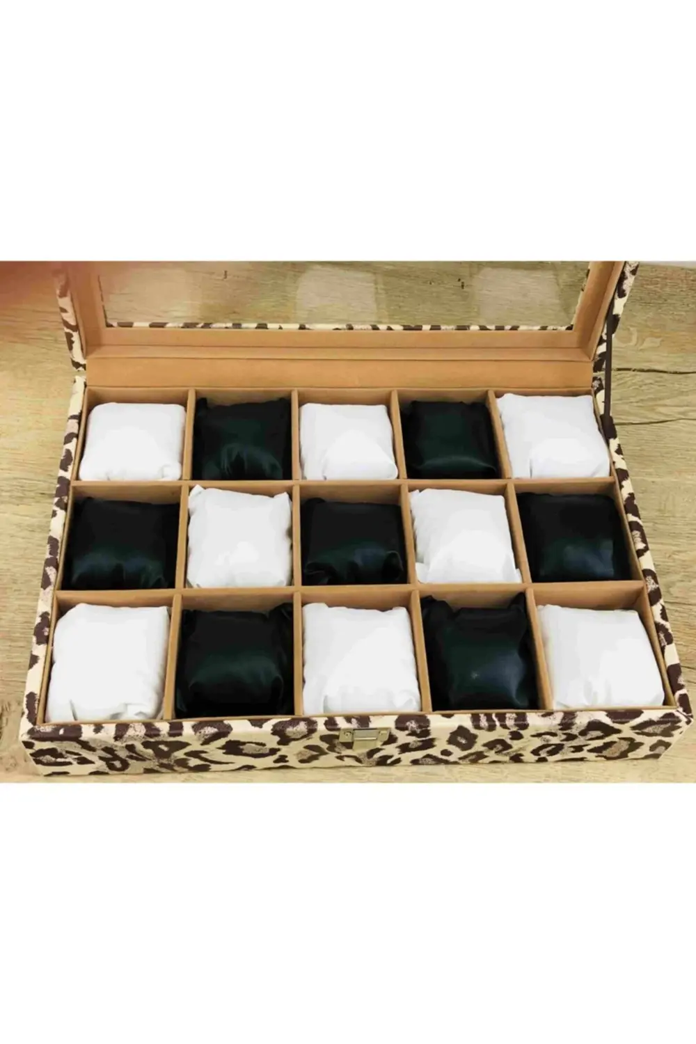 15 Büyük Boy Kol Saati Sığabilen Leopar Desenli Kaplama Saat Takı