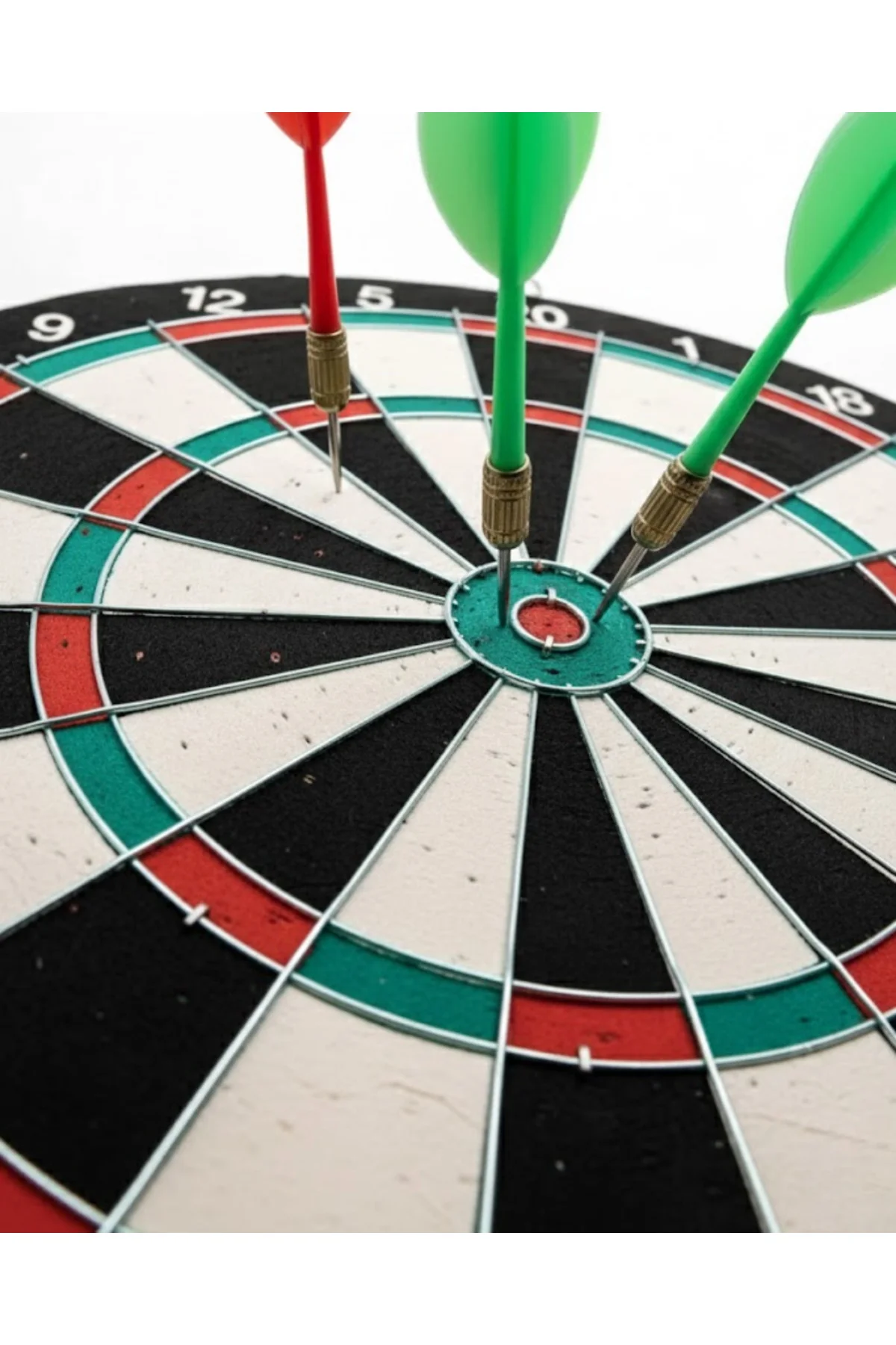 15 İnç Dart Tahtası 4 Metal Uçlu Dart Oku Dayanıklı Ahşap Gövde