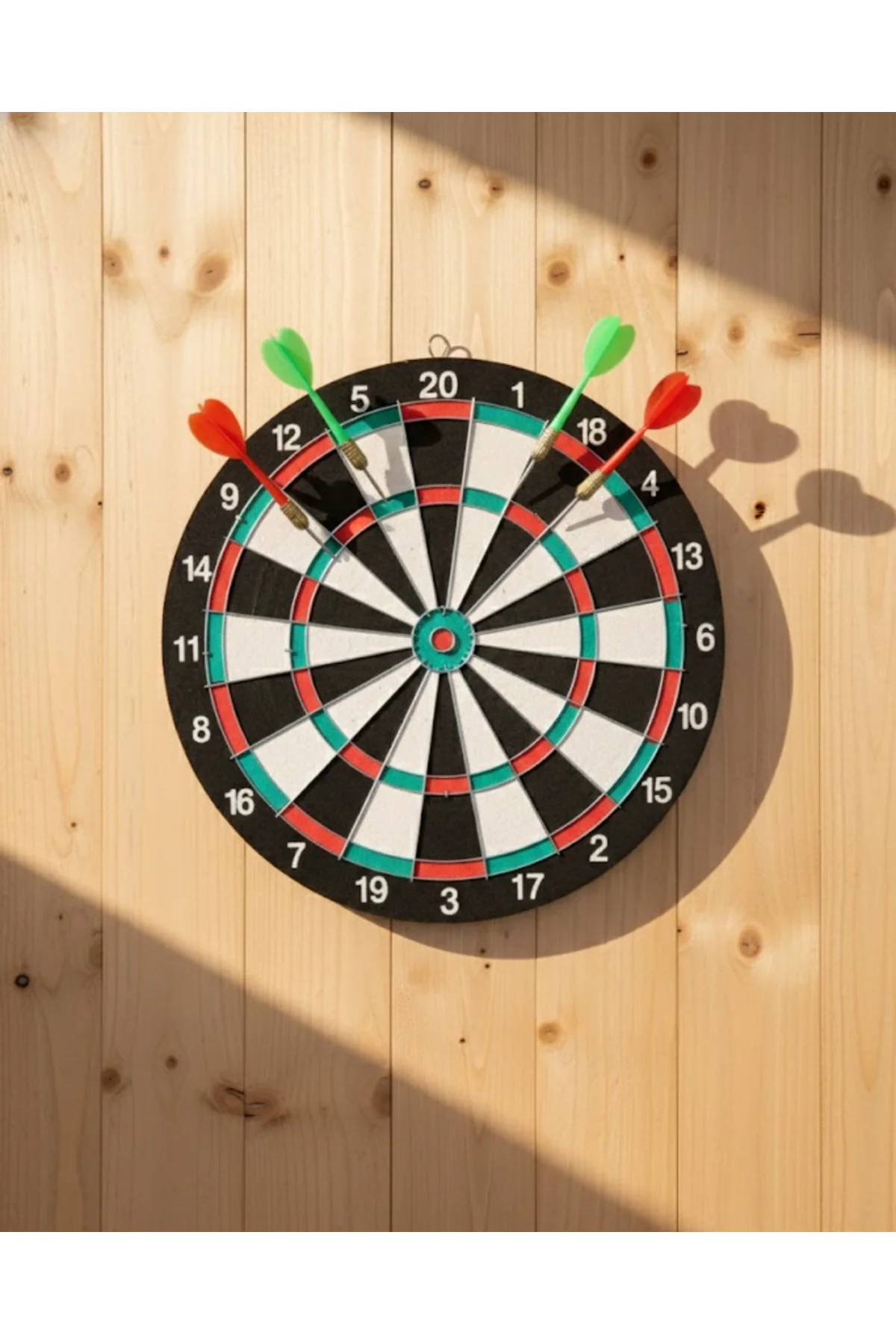 15 İnç Dart Tahtası 4 Metal Uçlu Dart Oku Dayanıklı Ahşap Gövde