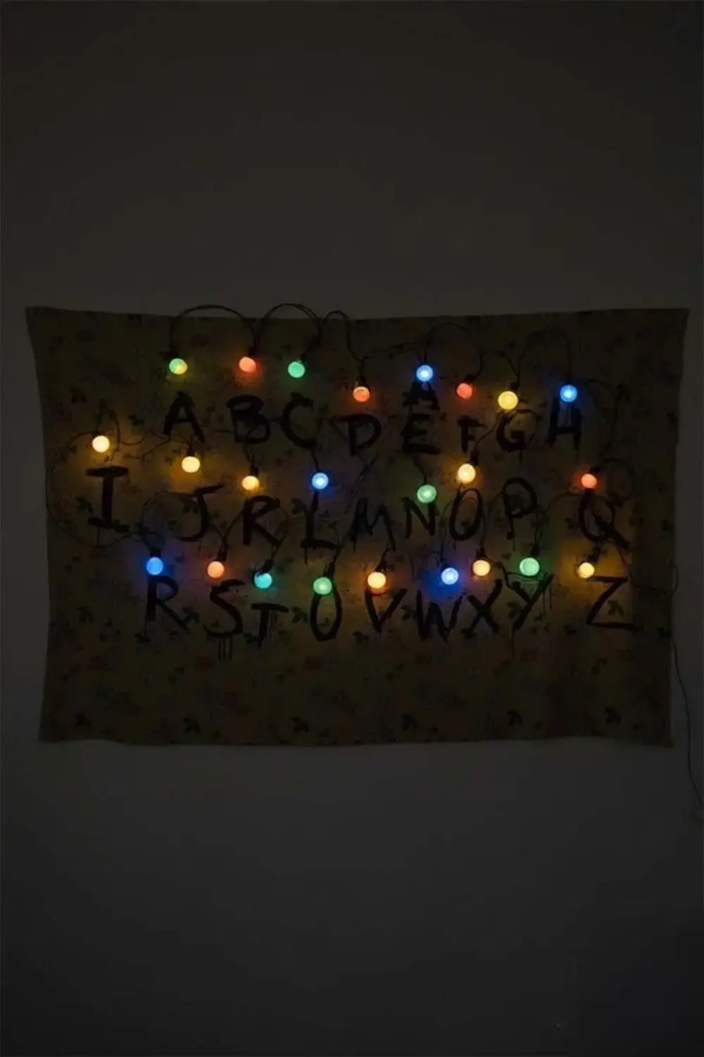 150 X 200 Cm Stranger Things Ledli Duvar Halısı 150 X 200 Cm Stranger Things Ledli Duvar Halısı