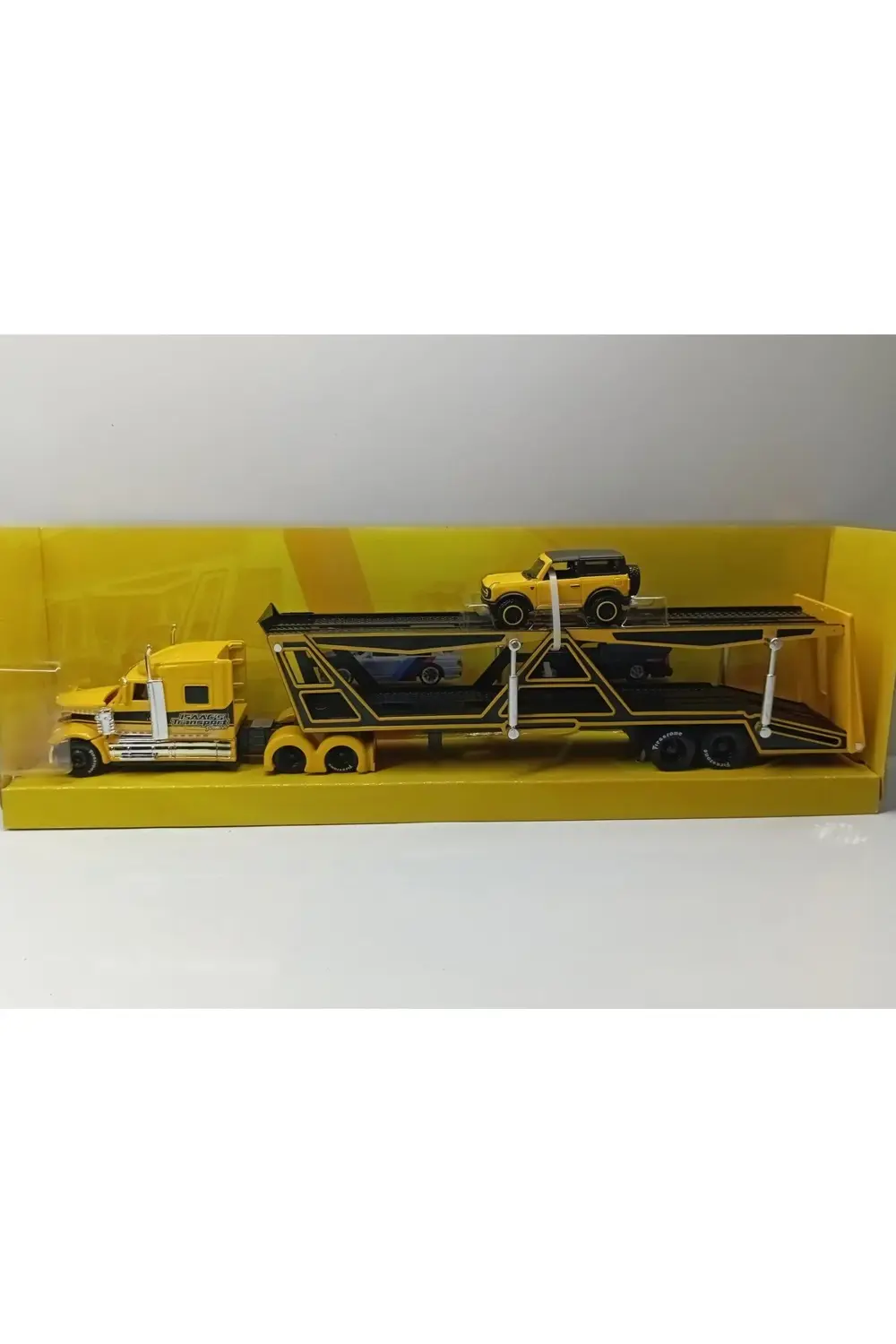 1:64 Ölçek International Lonestar/2021 Ford Bronco Badlands / Taş