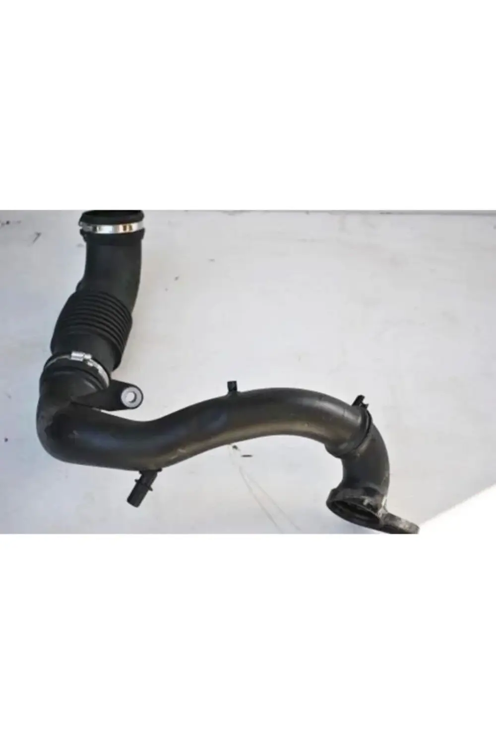 165763705r Hava Filtre Hortumu Master Iıı