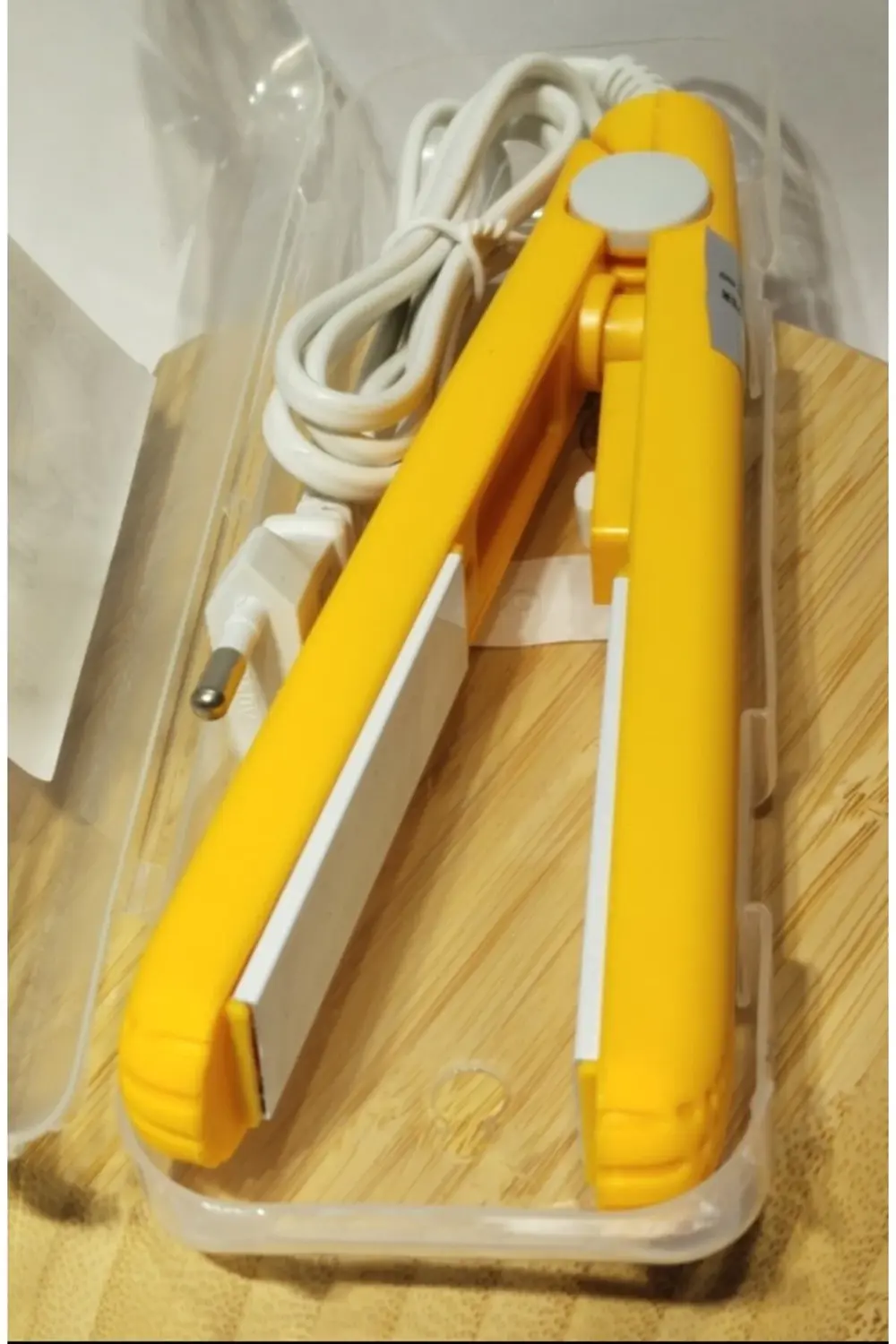 17 cm Uzunlukta Sarı Renk Seyahat Boy Düzleştirici