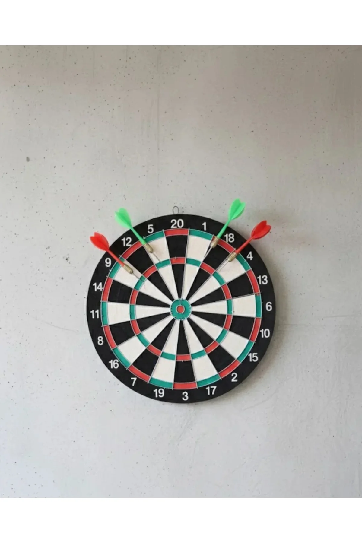 17 İnç Profesyonel Dart Tahtası Dayanıklı Yapı ve 4 Metal Dart Oku 17 İnç Profesyonel Dart Tahtası Dayanıklı Yapı ve 4 Metal Dart Oku