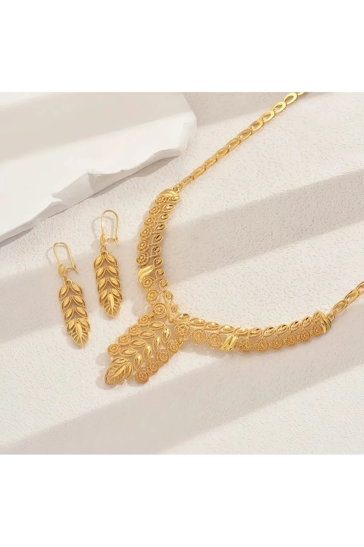 18 K Altın Kaplama Şık 3 Adet Set: Muhteşem Delikli Buğday Sapı K 18 K Altın Kaplama Şık 3 Adet Set: Muhteşem Delikli Buğday Sapı K