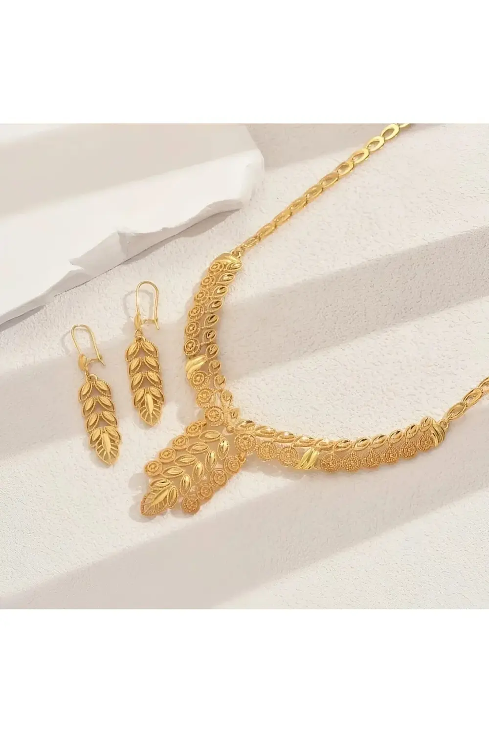 18 K Altın Kaplama Şık 3 Adet Set: Muhteşem Delikli Buğday Sapı K