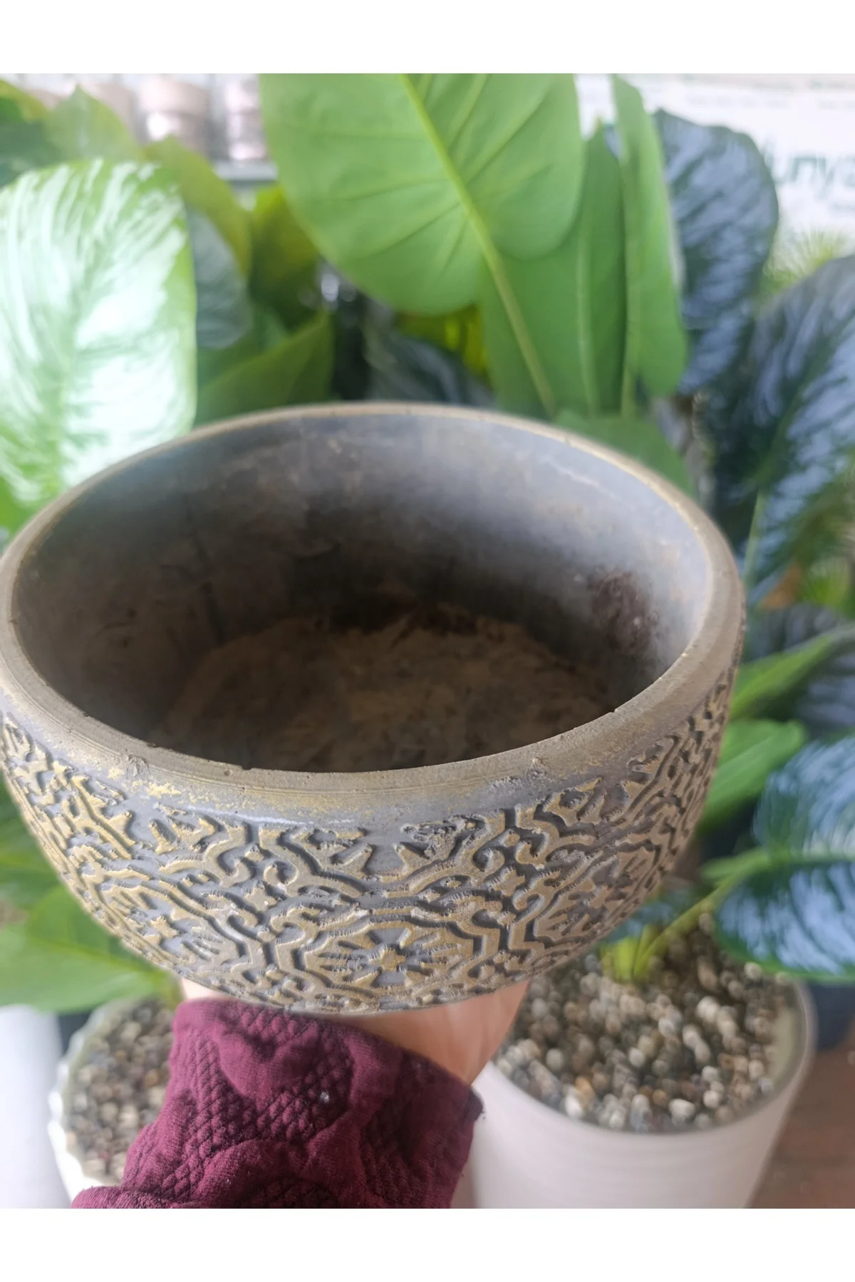 19 cm El Yapımı Beton Saksı - Altın Eskitme Desenli Dekoratif Mod