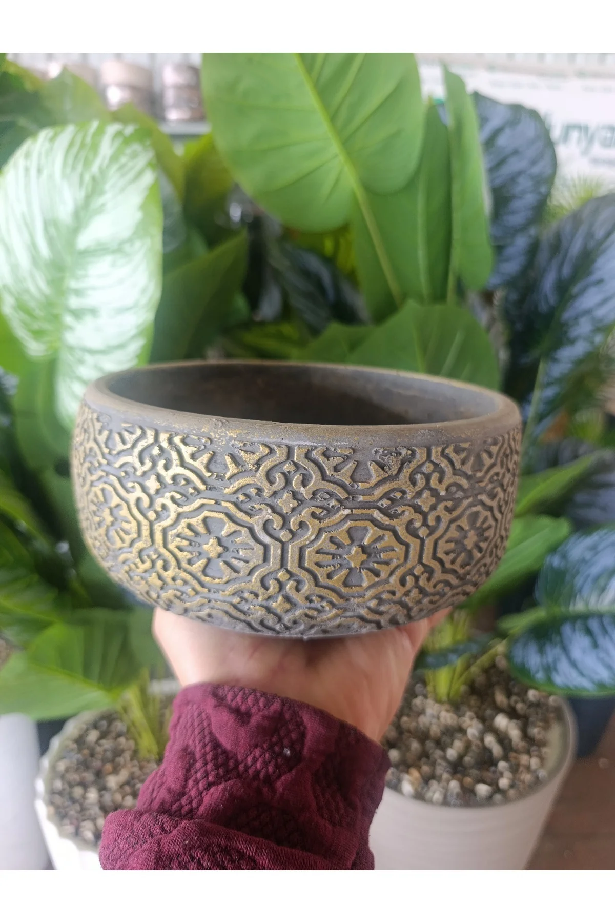 19 cm El Yapımı Beton Saksı - Altın Eskitme Desenli Dekoratif Mod