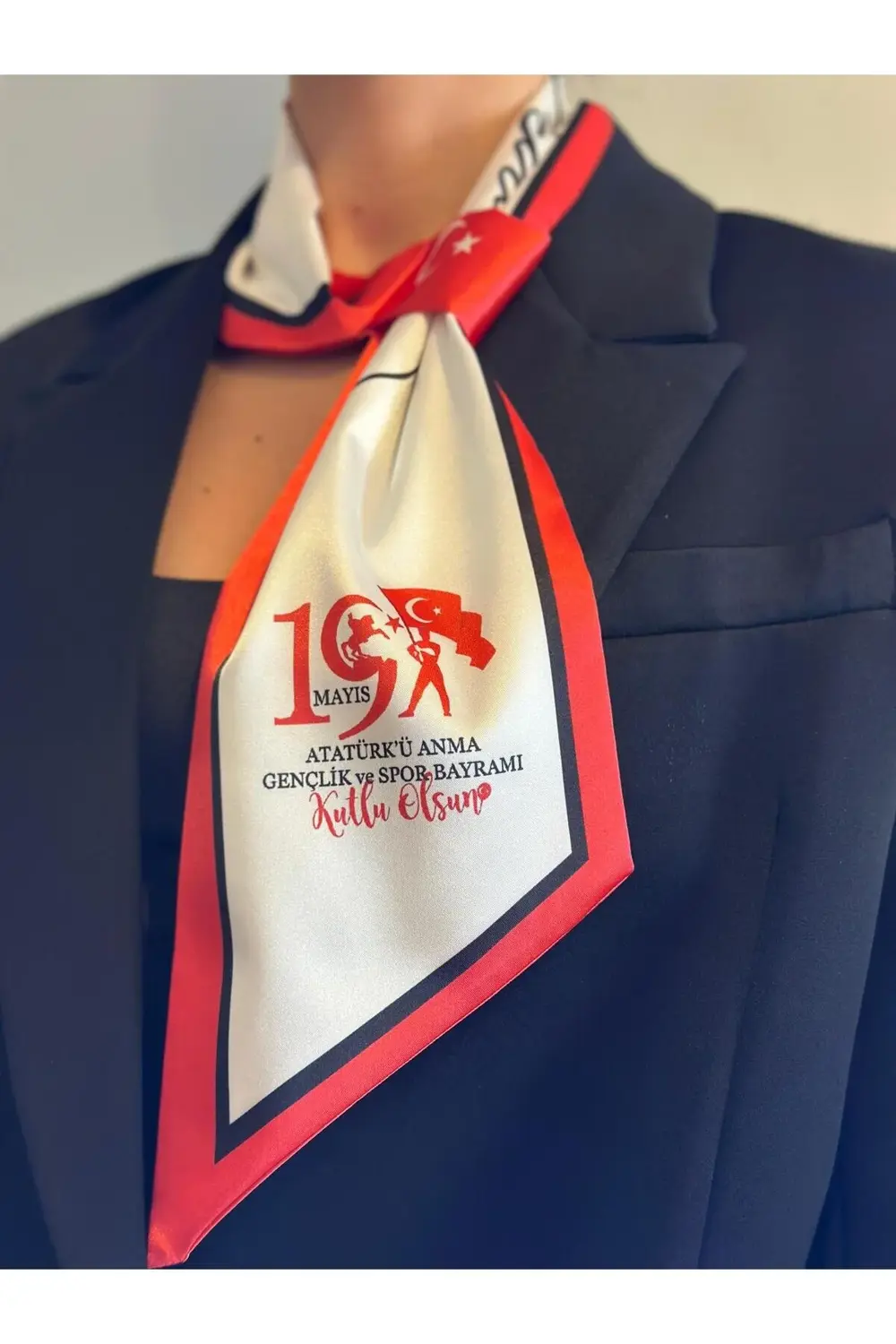 19 Mayıs Özel Desenli Kravat Eşarp