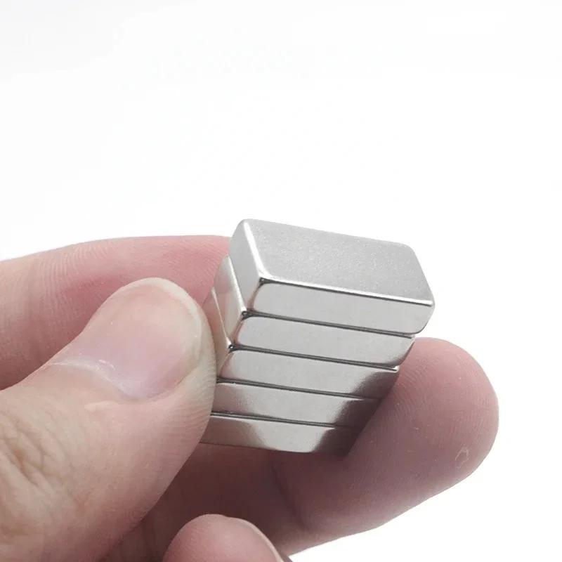 2 Adet 20x10x5 mm Neodyum Magnet N35 Güçlü Mıknatıs Köşeli ve Dayanıklı Nikel Kaplama