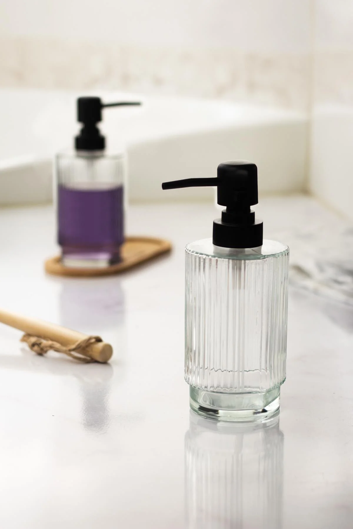 2 Li Bambu Altlıklı Sıvı Sabunluk Seti