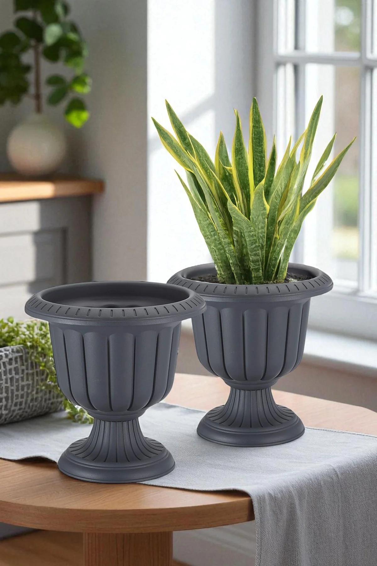 2 Nergis Saksı 3,4 Litre Plastik Ayaklı Çiçek Saksısı 2 Nergis Saksı 3,4 Litre Plastik Ayaklı Çiçek Saksısı
