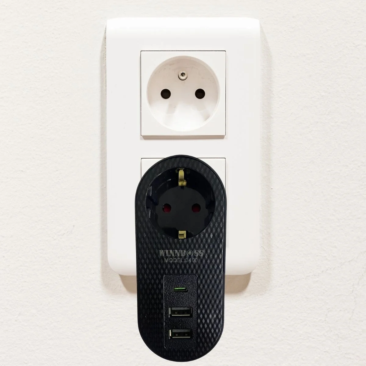 2 USB,1 TYPE-C Girişli 1'li Çocuk Korumalı,Isıya Karşı Dayanıklı 2500Watt Termal Akım Korumalı Priz