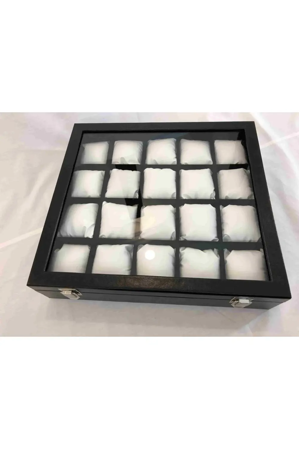 20 Adet Kol Saati Kapasiteli Ahşap Kasa Tamamen El Yapımı Yastıkl