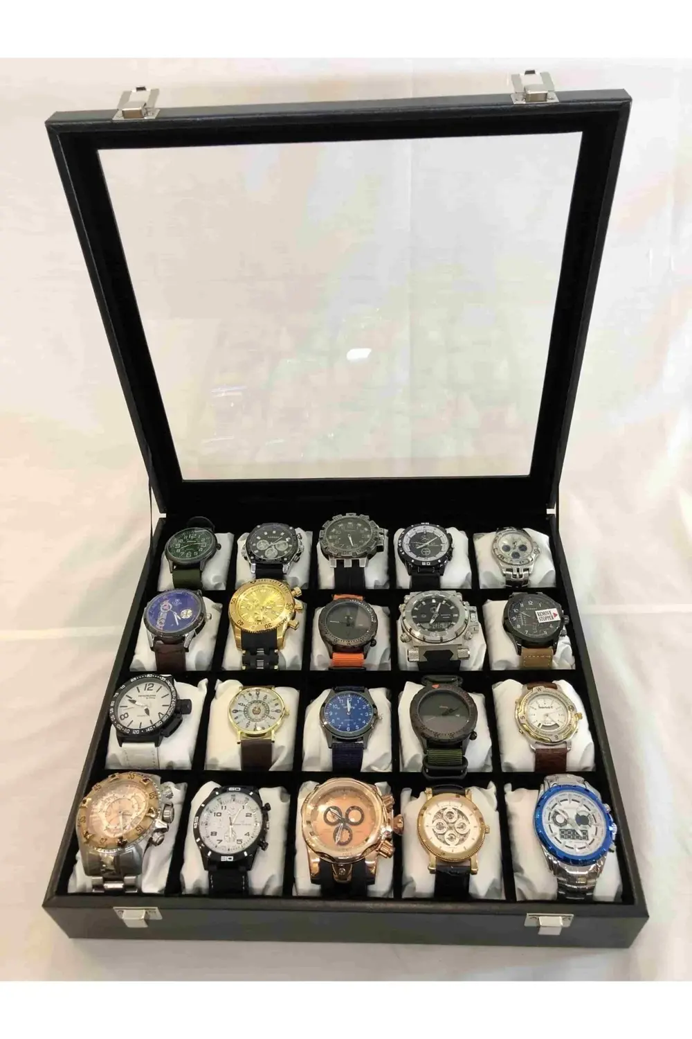 20 Adet Kol Saati Kapasiteli Ahşap Kasa Tamamen El Yapımı Yastıkl