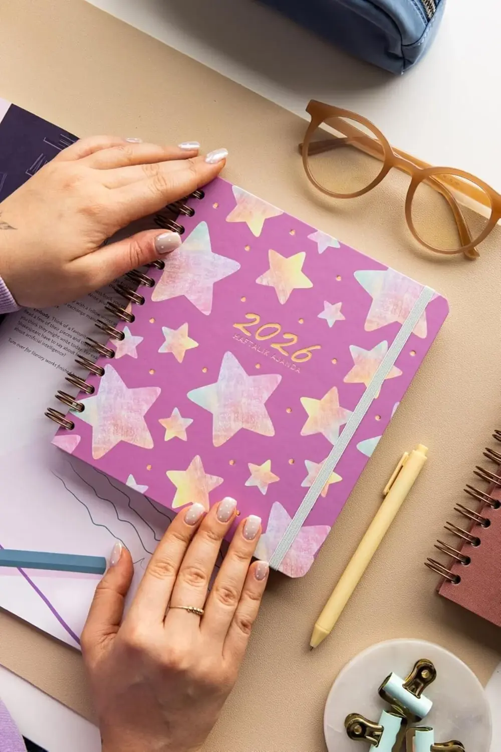 2026 18x20 Spiralli Haftalık Kare Ajanda 12 Aylık - Yıldız 395519