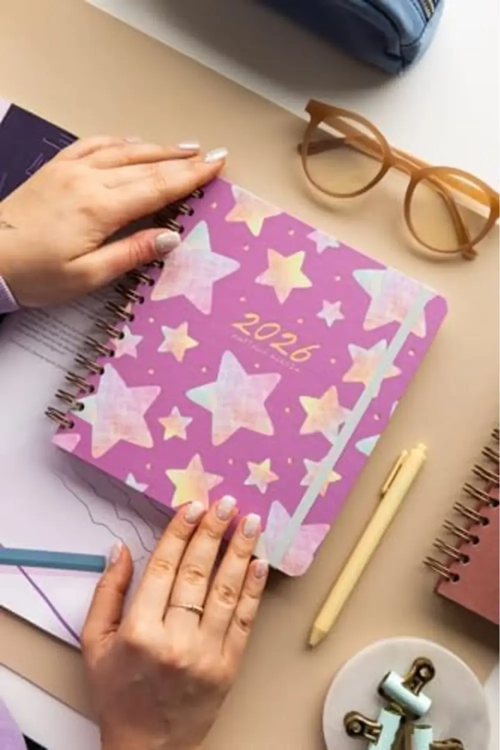 2026 18x20 Spiralli Haftalık Kare Ajanda 12 Aylık - Yıldız 395519