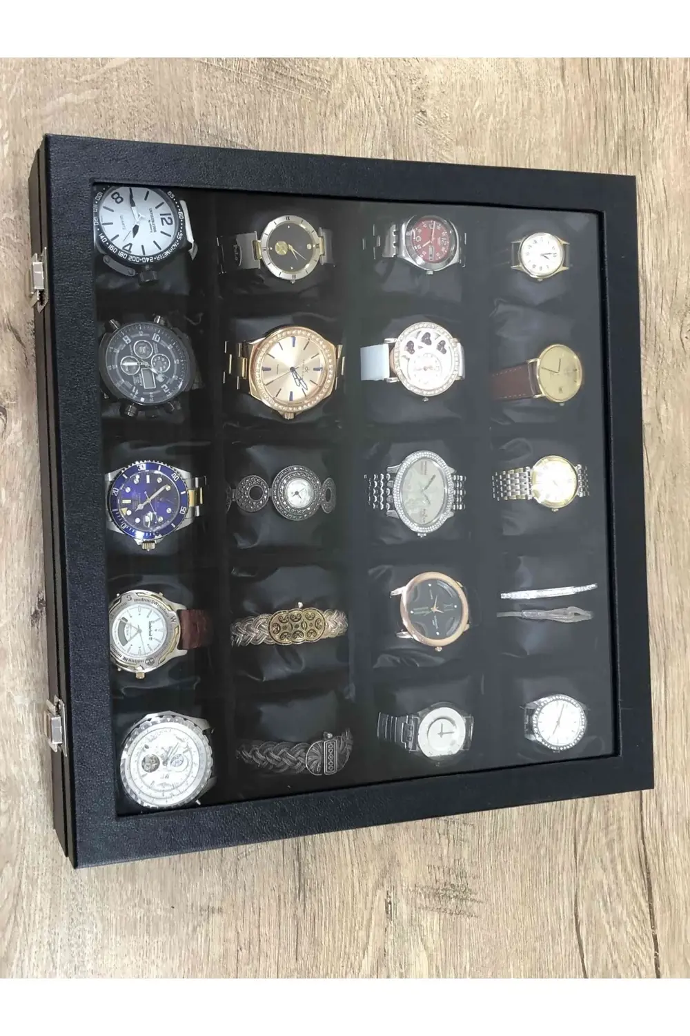 20'li Üstü Camlı Deri Kaplı Büyük Boy Siyah Yastıklı Türk Malı Ko