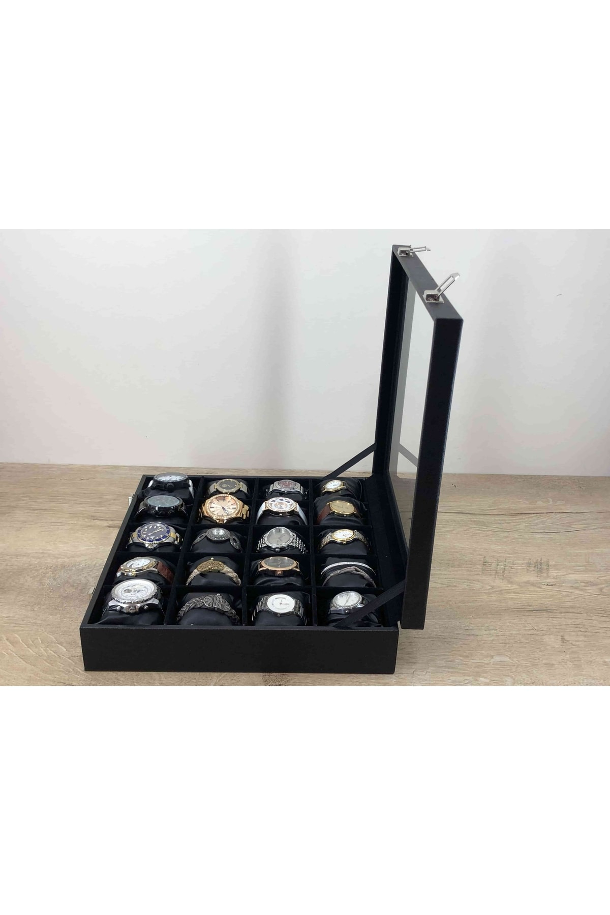 20'li Üstü Camlı Deri Kaplı Büyük Boy Siyah Yastıklı Türk Malı Ko