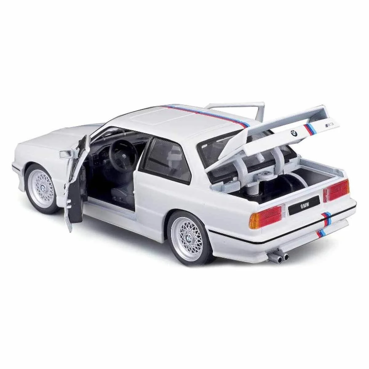 21100 Burago 1:24 BMW M3 1988 Model Araba