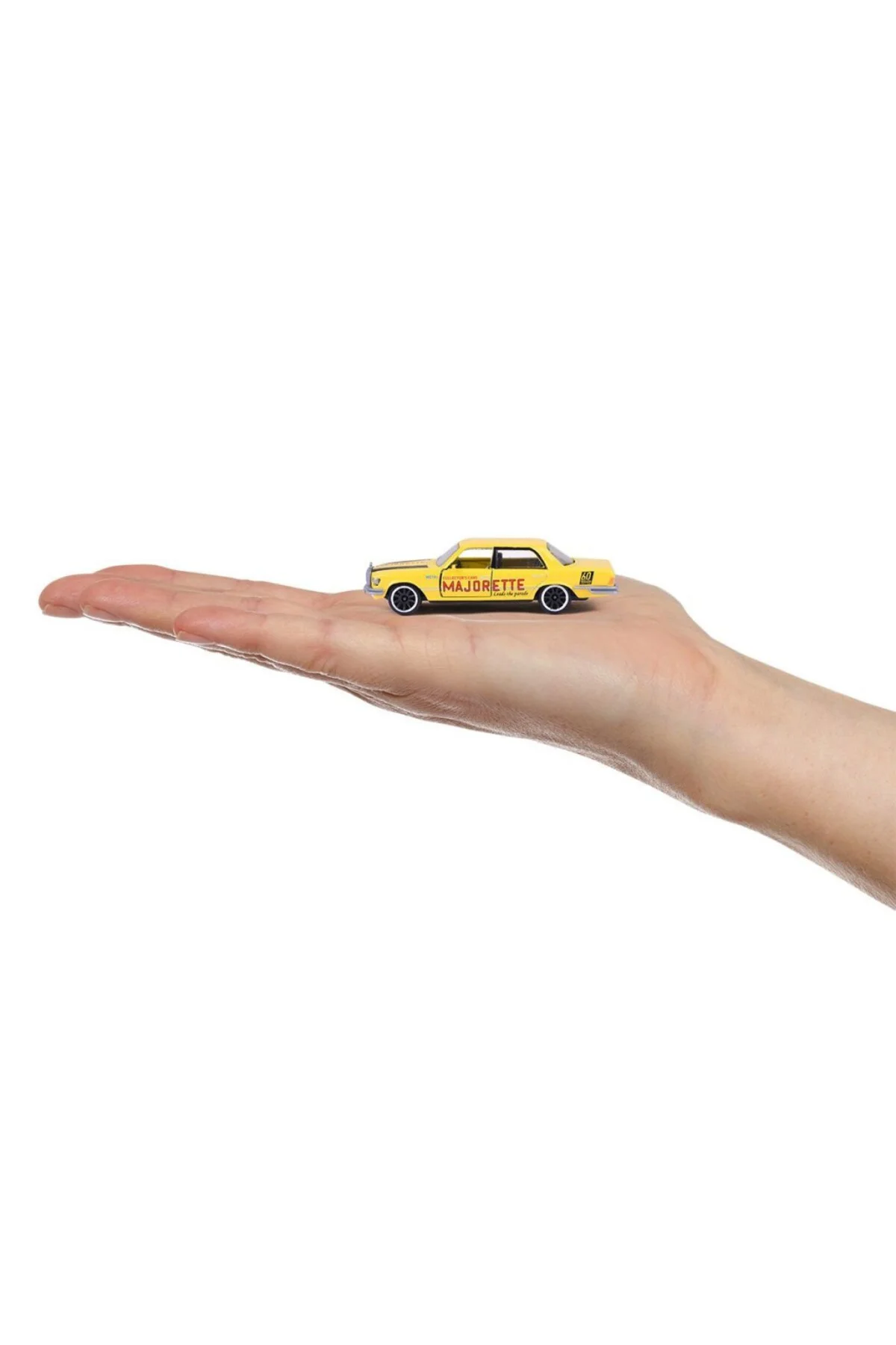 212054100 Yıl Dönümü Premium Araba