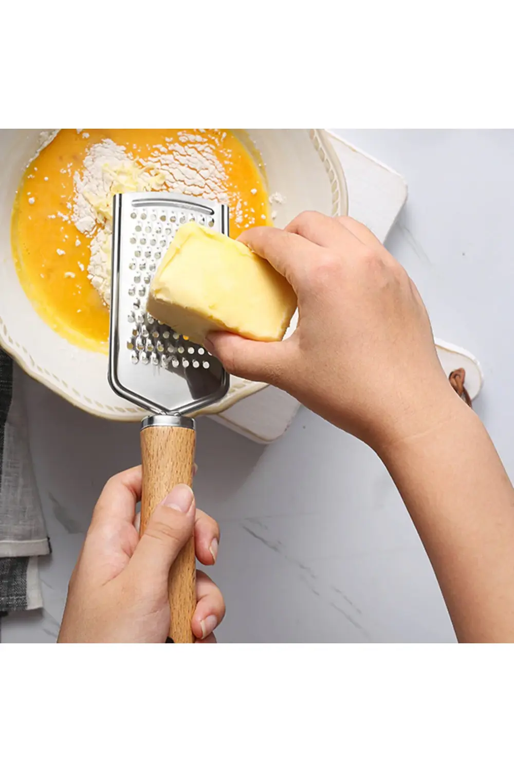 22 Cm Asma Kulplu Paslanmaz Çelik Ahşap Saplı Rende