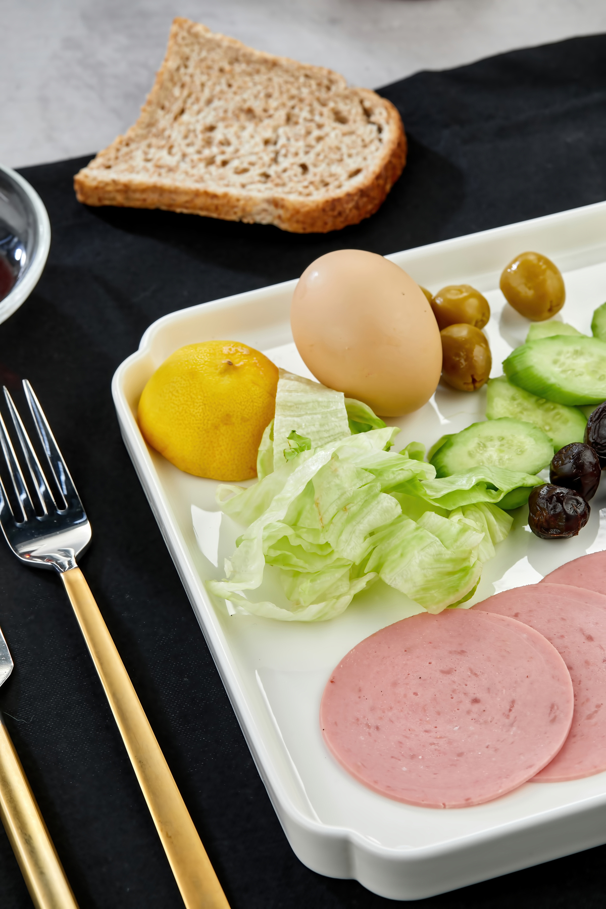 23 cm Lüks Beyaz Porselen Sunum Tabağı Modern Kare Kahvaltı ve Se