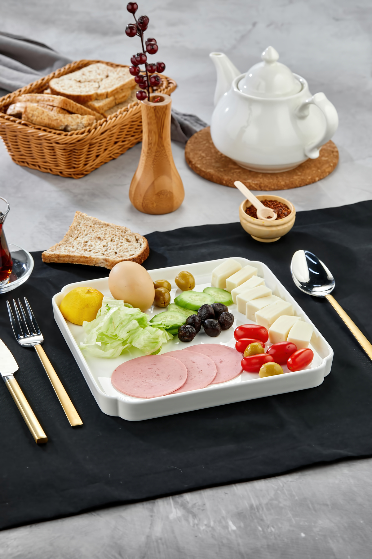 23 cm Lüks Beyaz Porselen Sunum Tabağı Modern Kare Kahvaltı ve Se