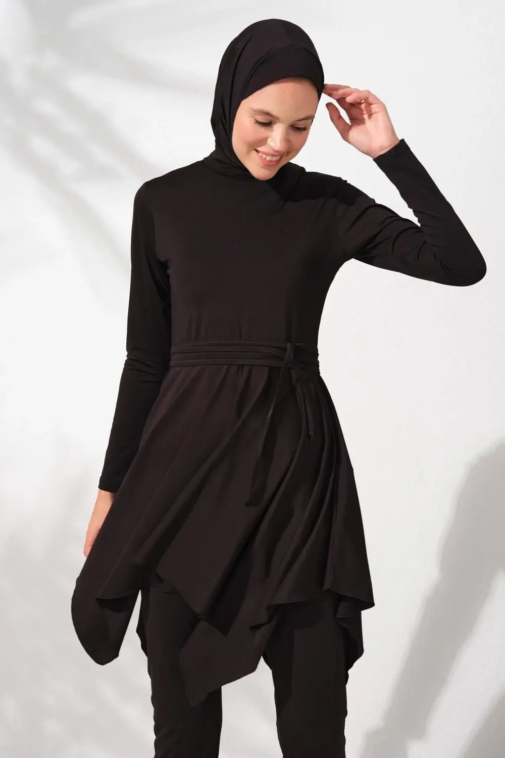 231916 Siyah Uzun Kollu Volanlı Tesettür Mayo Takım