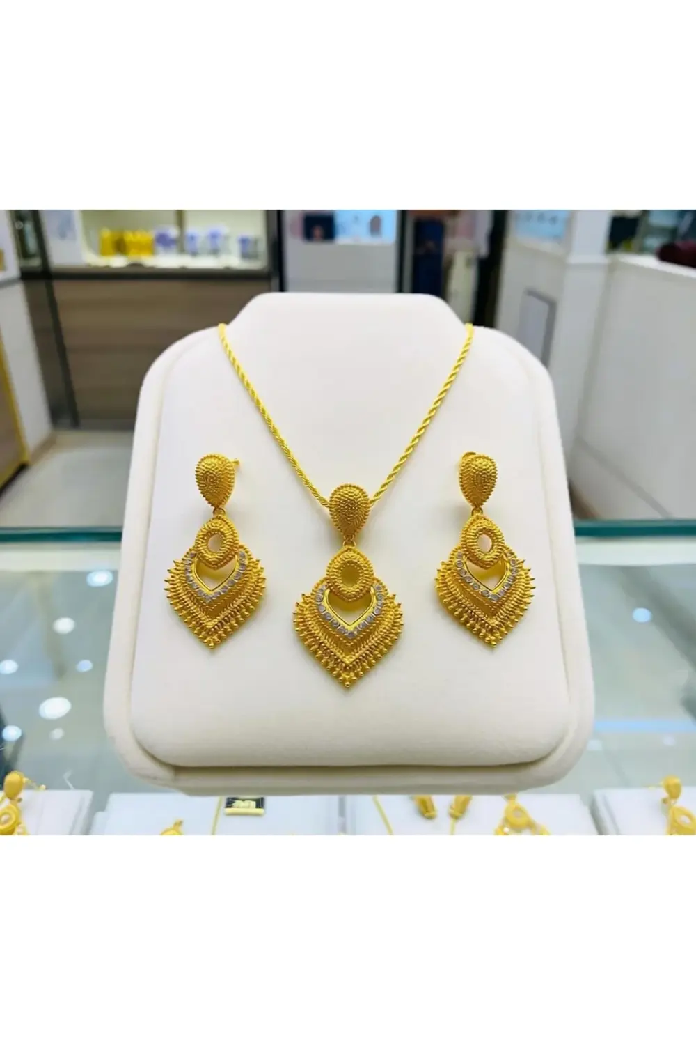 24 Ayar Altın Kaplamalı Kadınlar için şık kalp kolye ve küpe takı