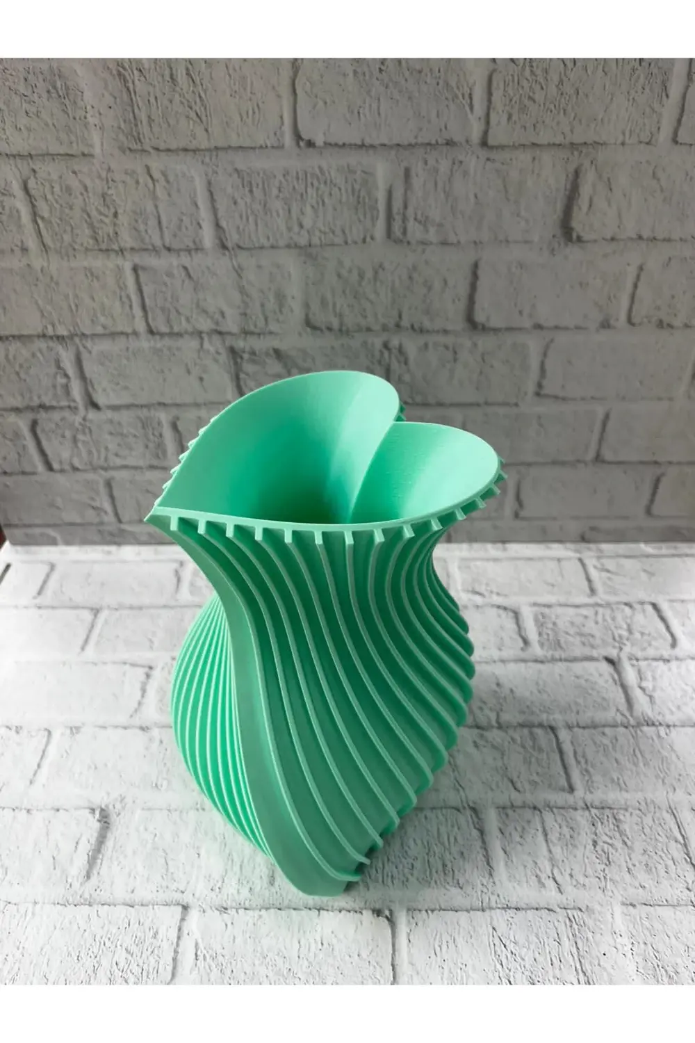 24 cm Turkuaz Kalp Formlu Büyük Boy Vazo Estetik Dekor Ürünü 24 cm Turkuaz Kalp Formlu Büyük Boy Vazo Estetik Dekor Ürünü