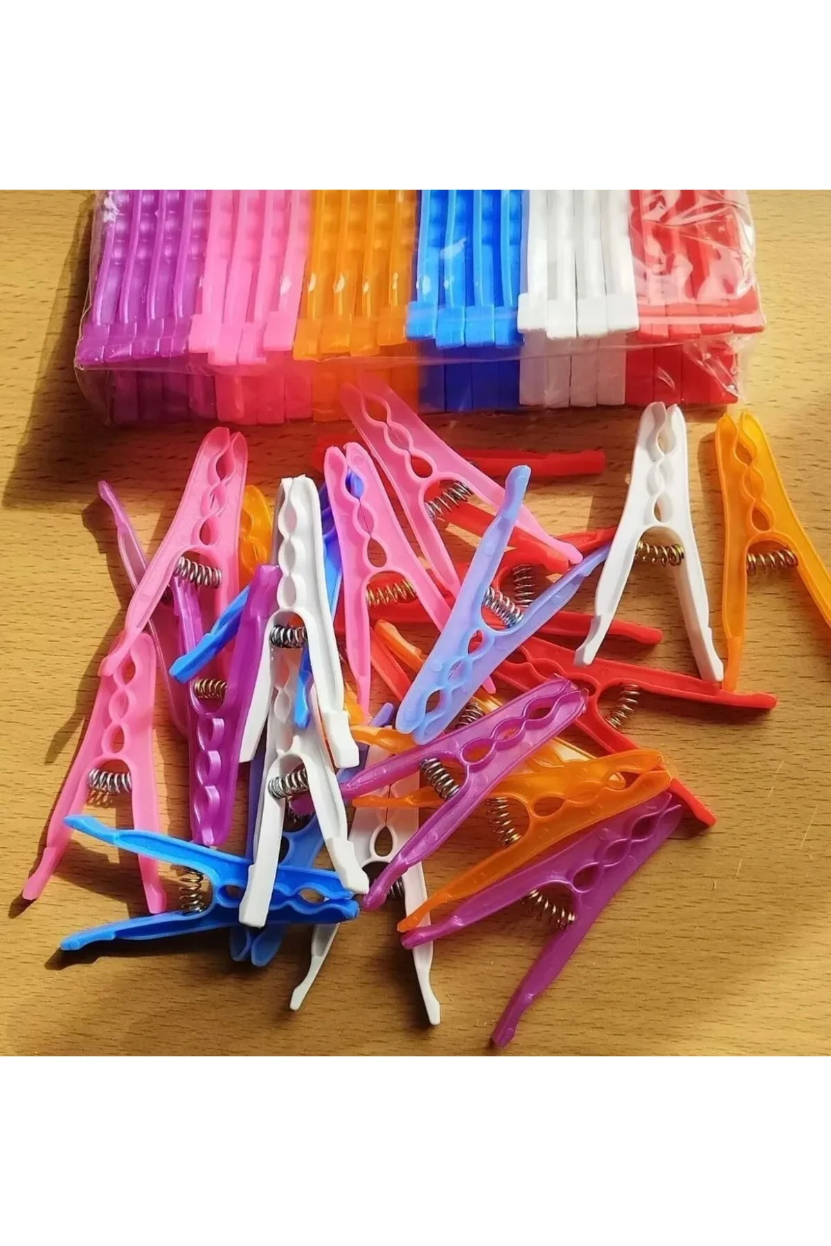 24'lü Plastik Renkli Yaylı Çamaşır Mandalı