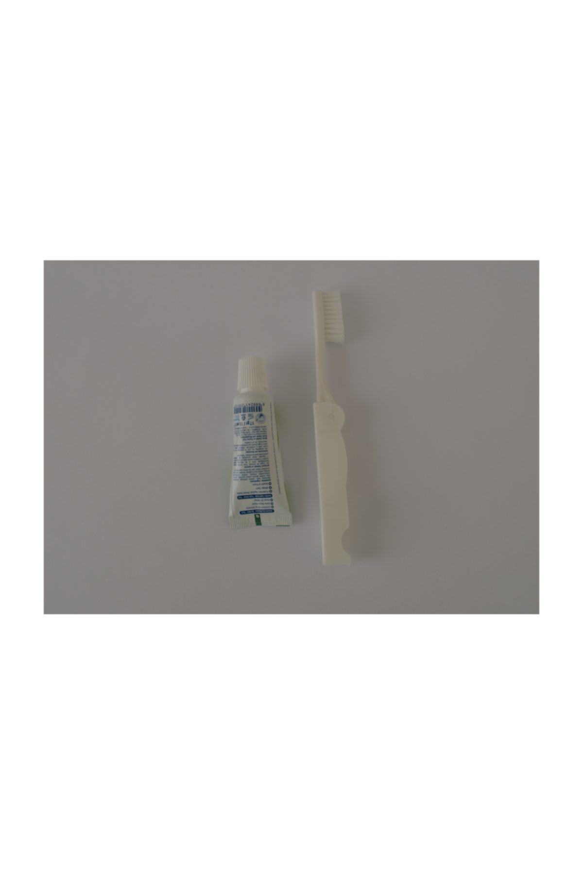 Pazarpazartesi 25 Adet Diş Seti. Katlanır Diş Fırçası Ve 17 Gr Diş Macunu Poşetl