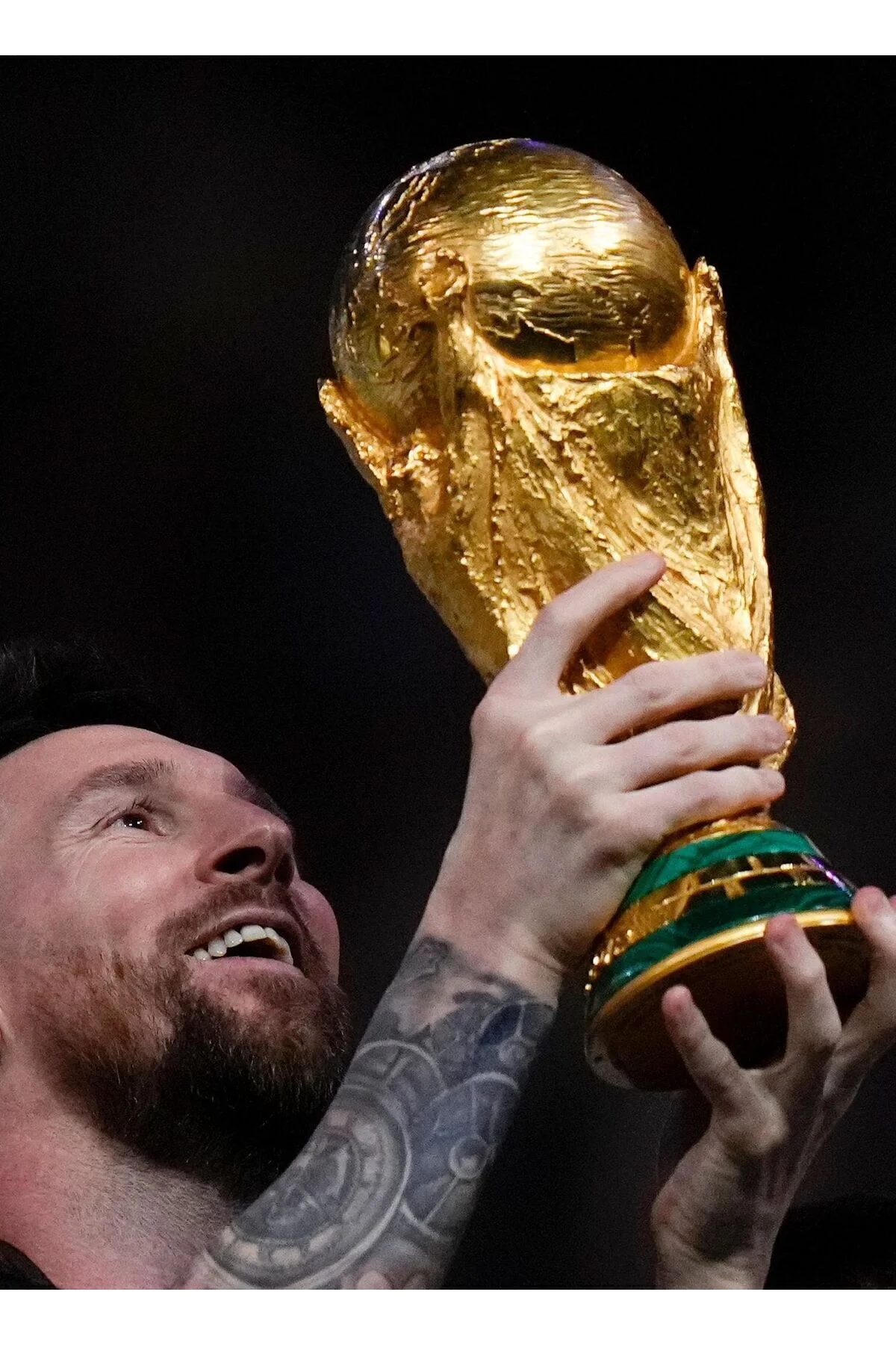 25 Cm Boy Dünya Kupası Gold Kaplama Gerçek Boyut Messi Qatar Futbol (1) Kg