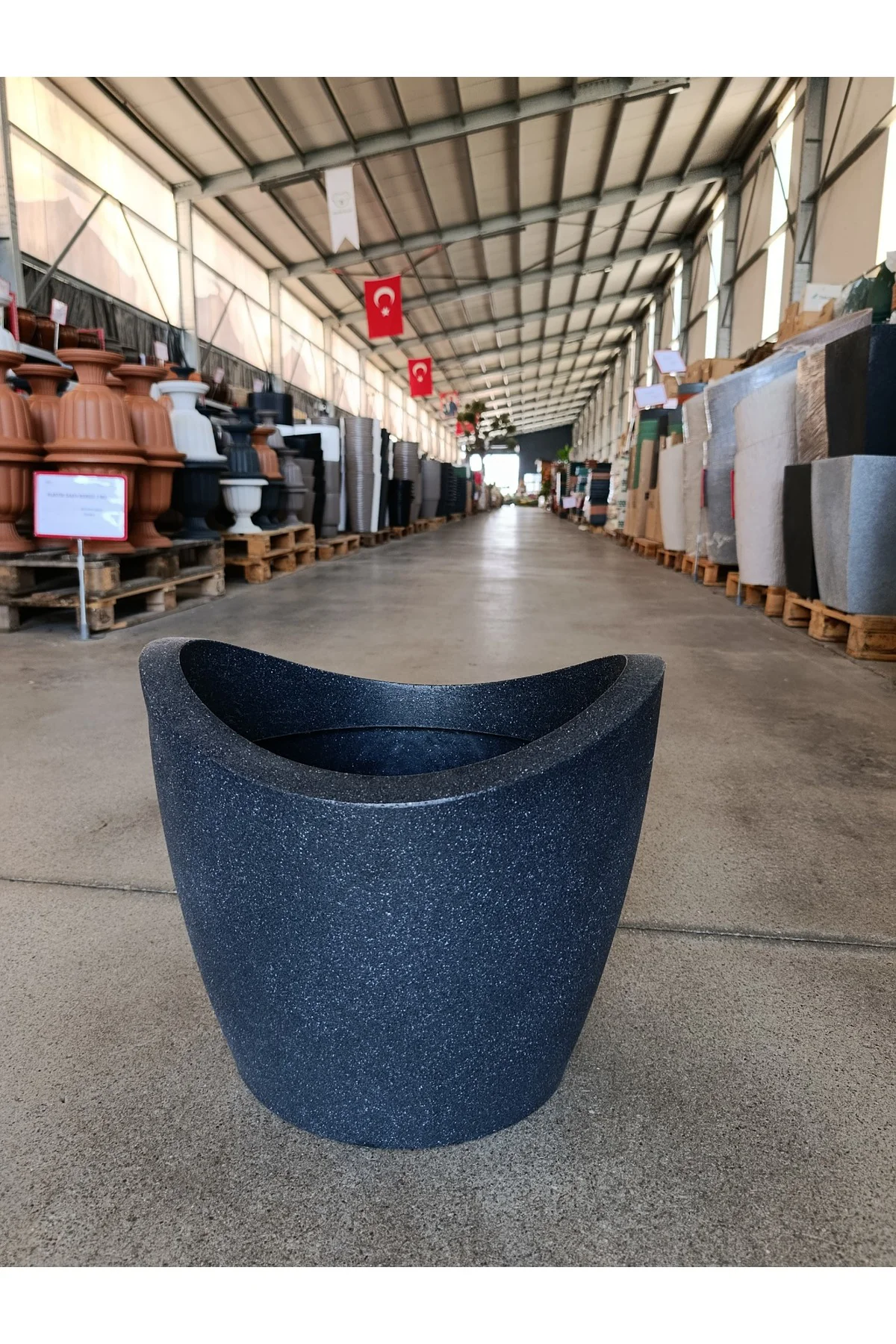28 Litre Fiberglas Gondol Saksı 28 Litre Fiberglas Gondol Saksı - Görsel 6