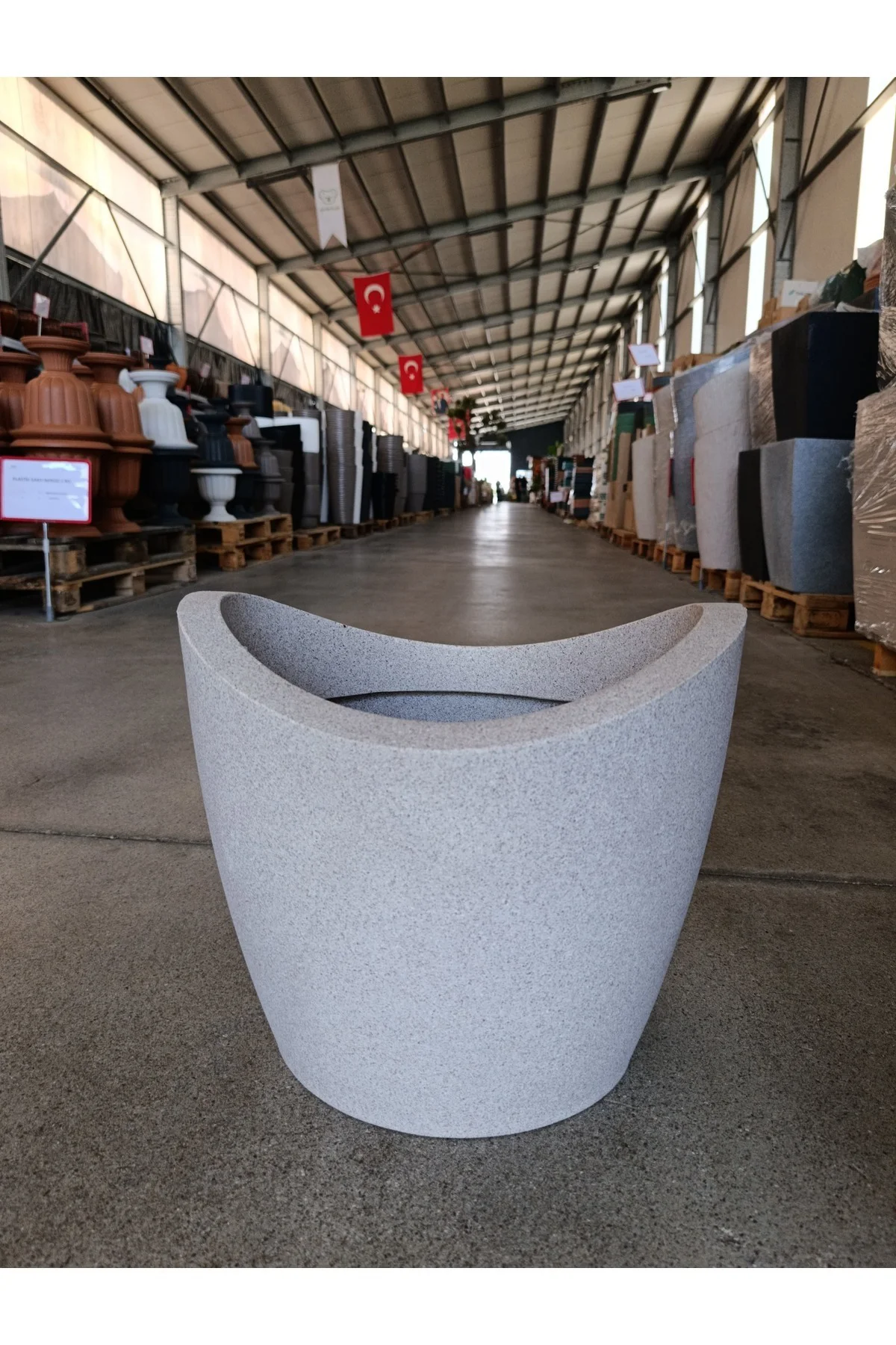 28 Litre Fiberglas Gondol Saksı - Görsel 2