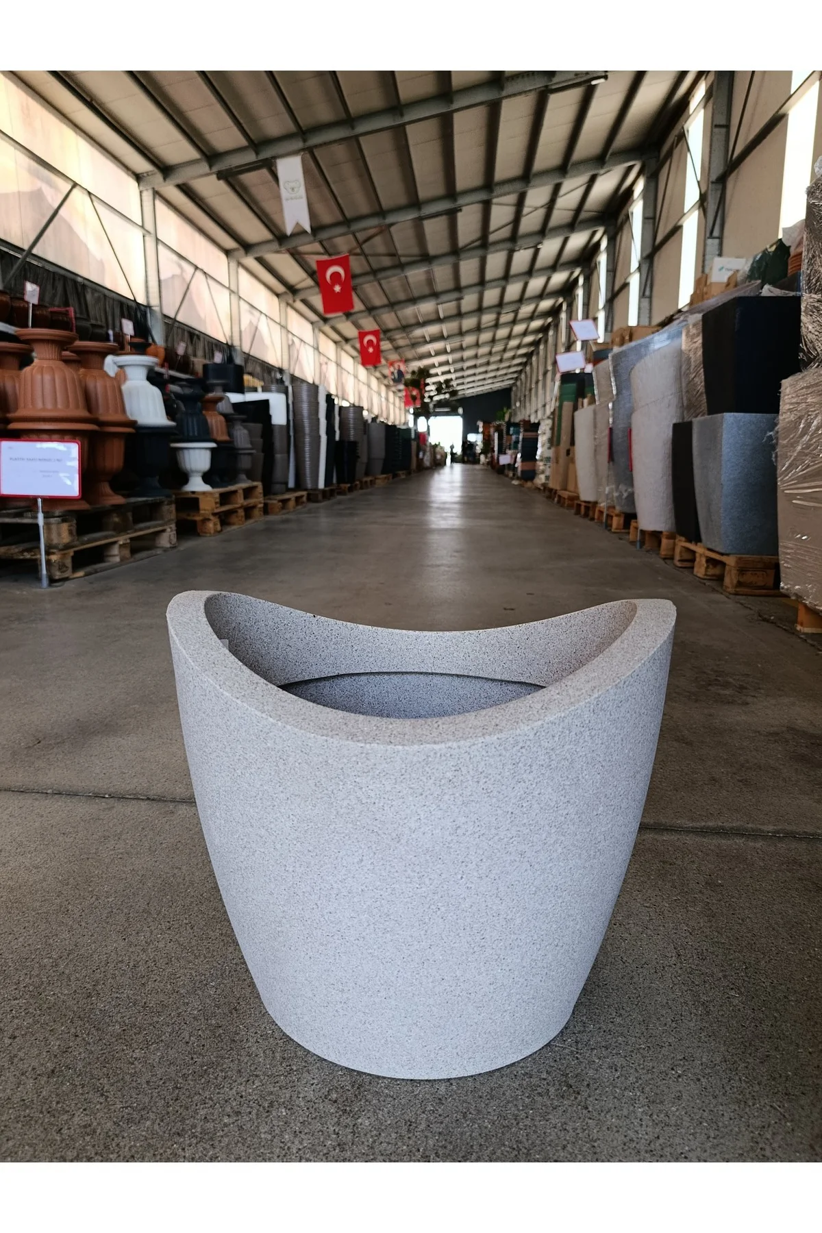 28 Litre Fiberglas Gondol Saksı - Görsel 4