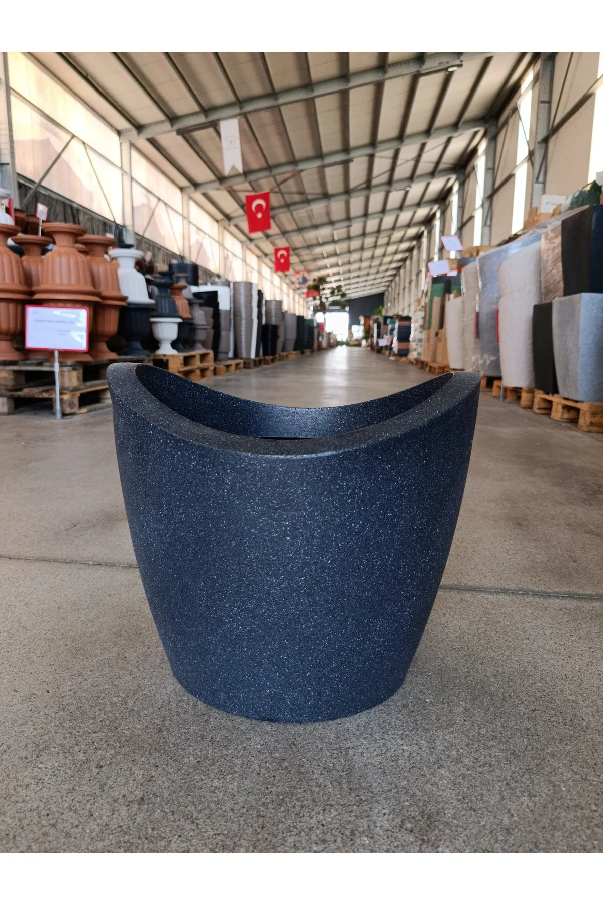 28 Litre Fiberglas Gondol Saksı 28 Litre Fiberglas Gondol Saksı - Görsel 4
